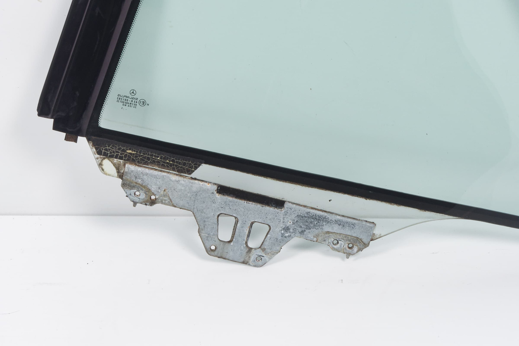 Mercedes 1406701210 Window Glass - Rear Right | C140 S