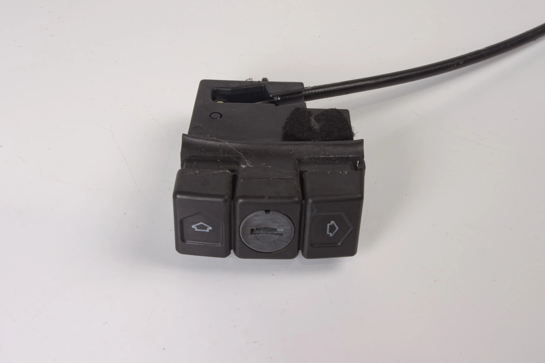 Mercedes 1406800284 Glovebox Release Button - Brown | W140 V140 C140 S