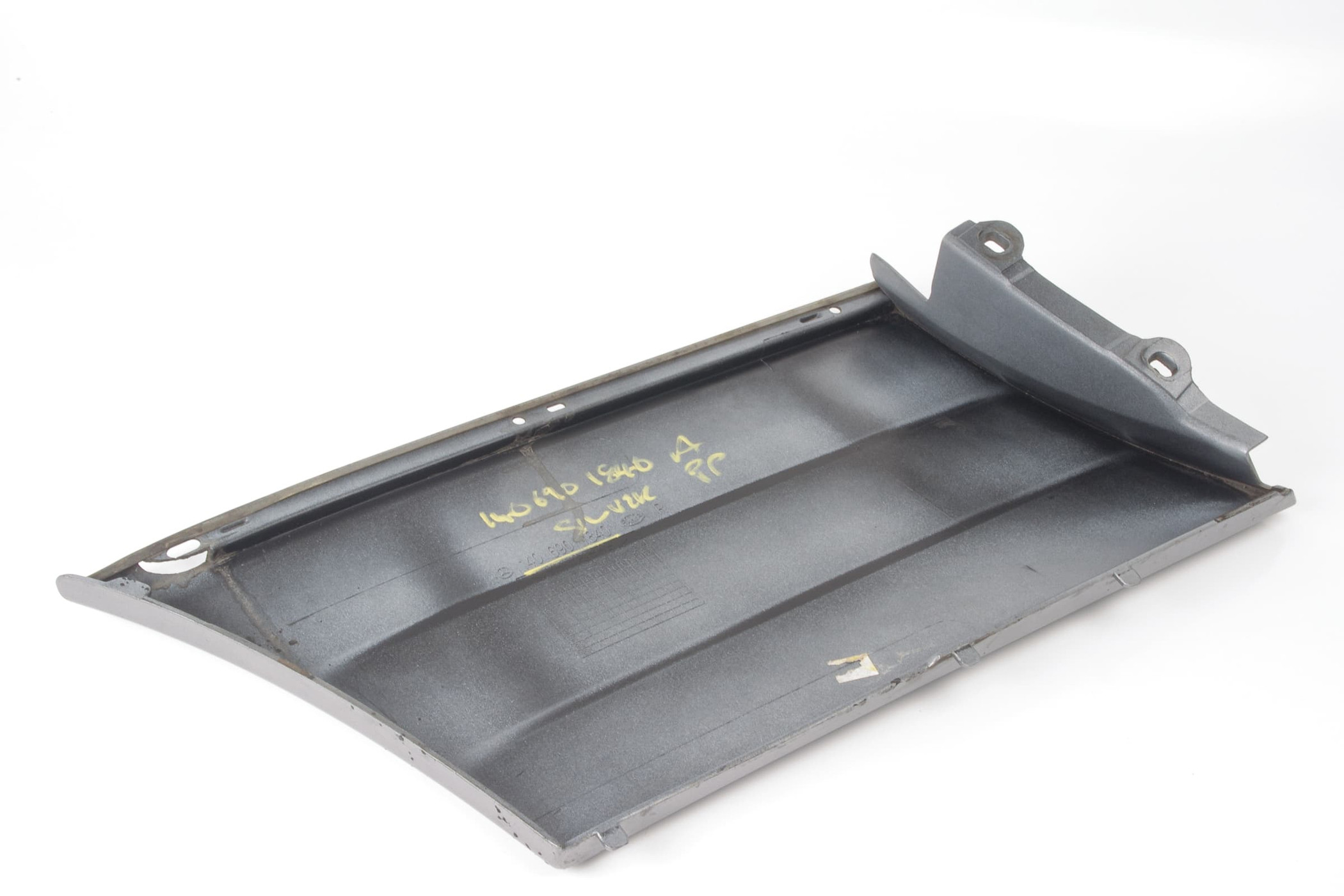 Mercedes 1406901840 Body Wing Panel - Right Silver (a) | V140 C140 S