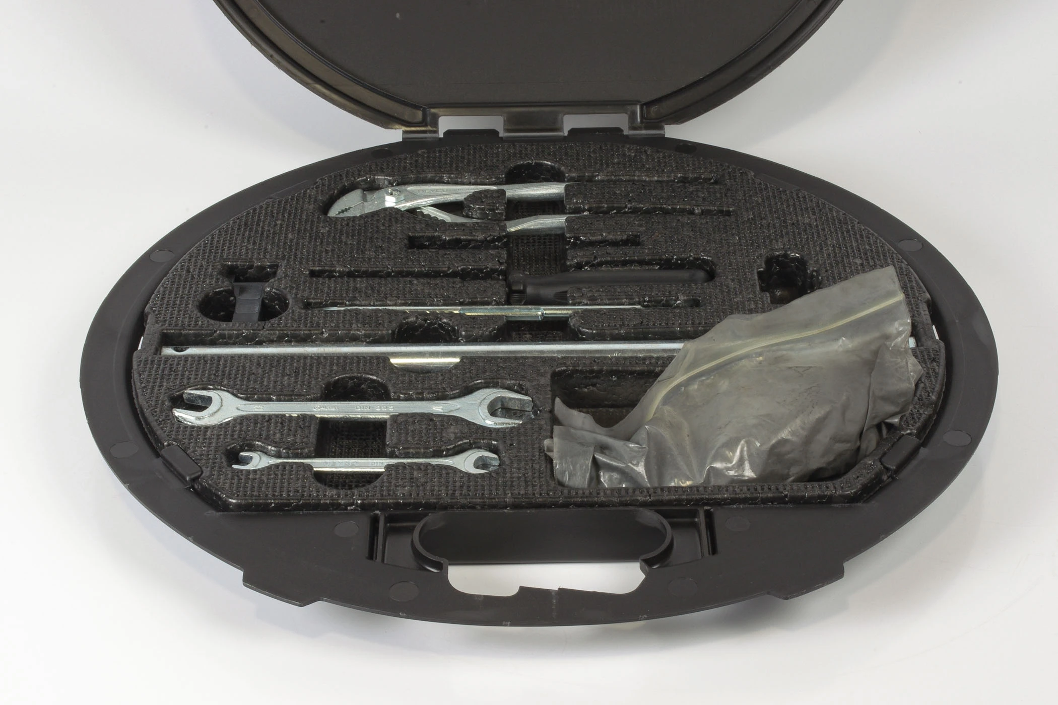 Mercedes 1408900111 Tool Kit | W140 V140 C140 S