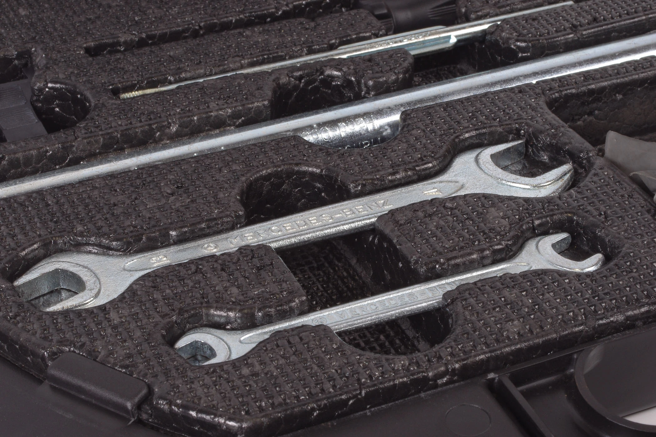 Mercedes 1408900111 Tool Kit | W140 V140 C140 S