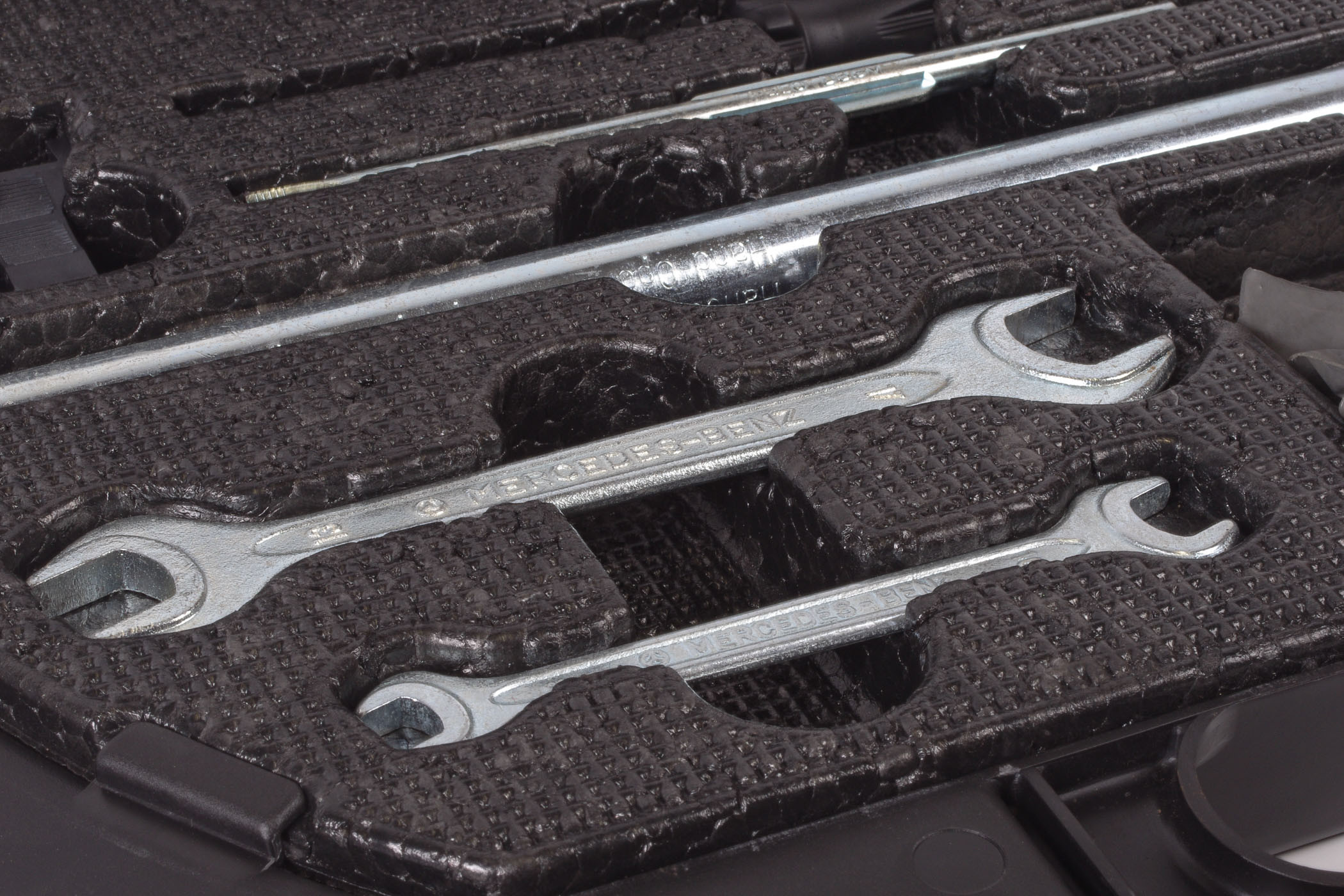 Mercedes 1408900111 Tool Kit | W140 V140 C140 S