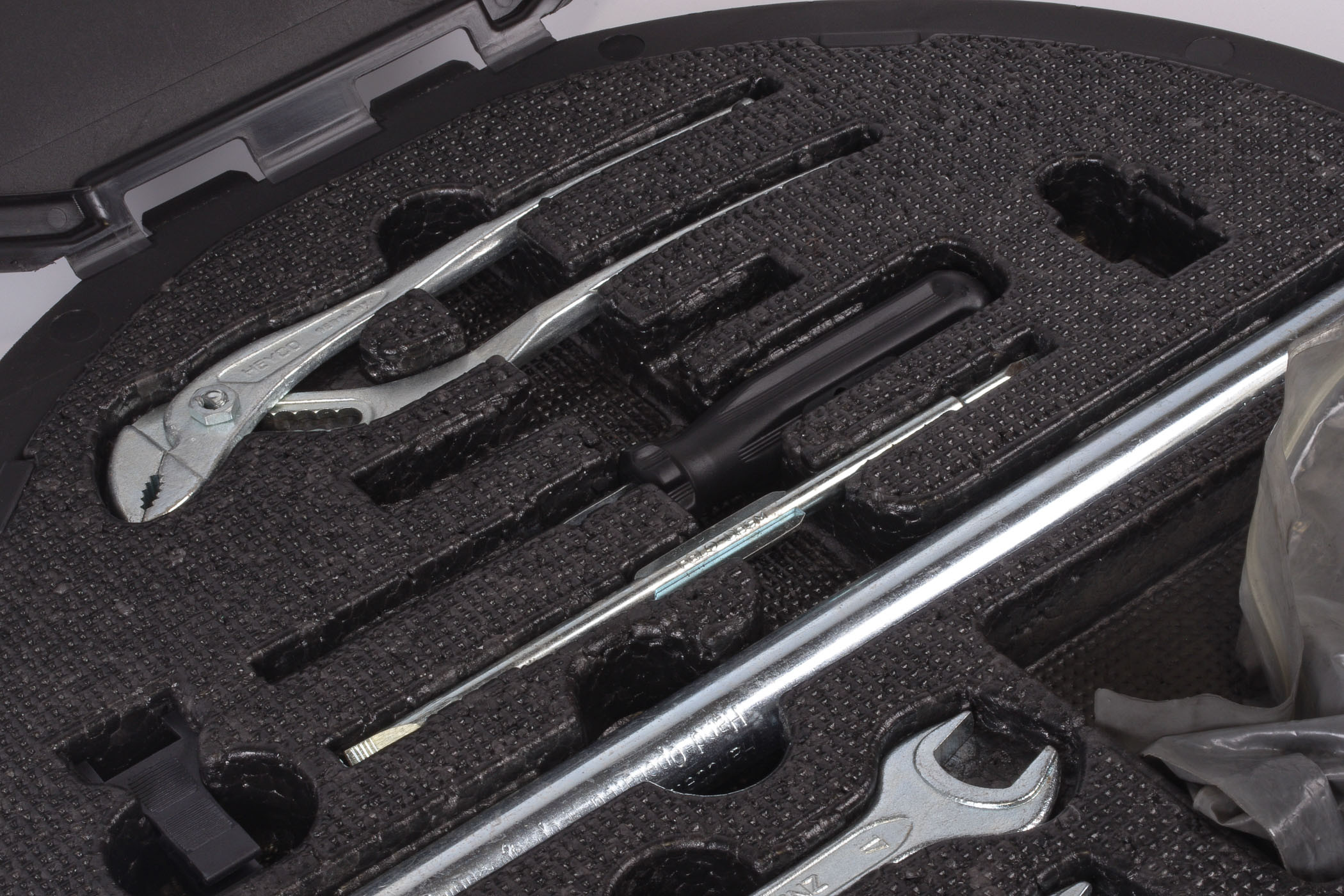 Mercedes 1408900111 Tool Kit (b) | W140 V140 C140 S