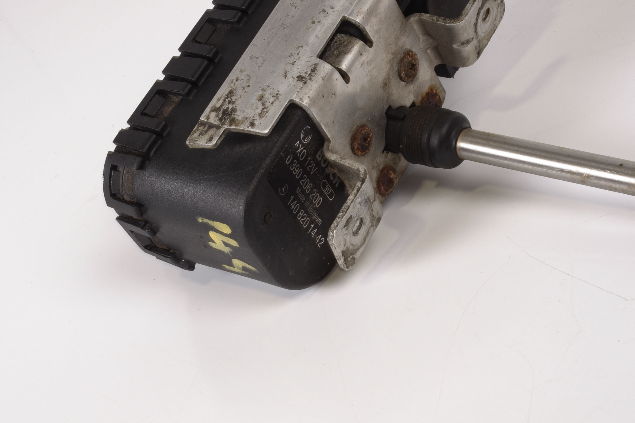 Mercedes 1408201442 Headlight Wiper Motor - Right | W140 V140 C140 S