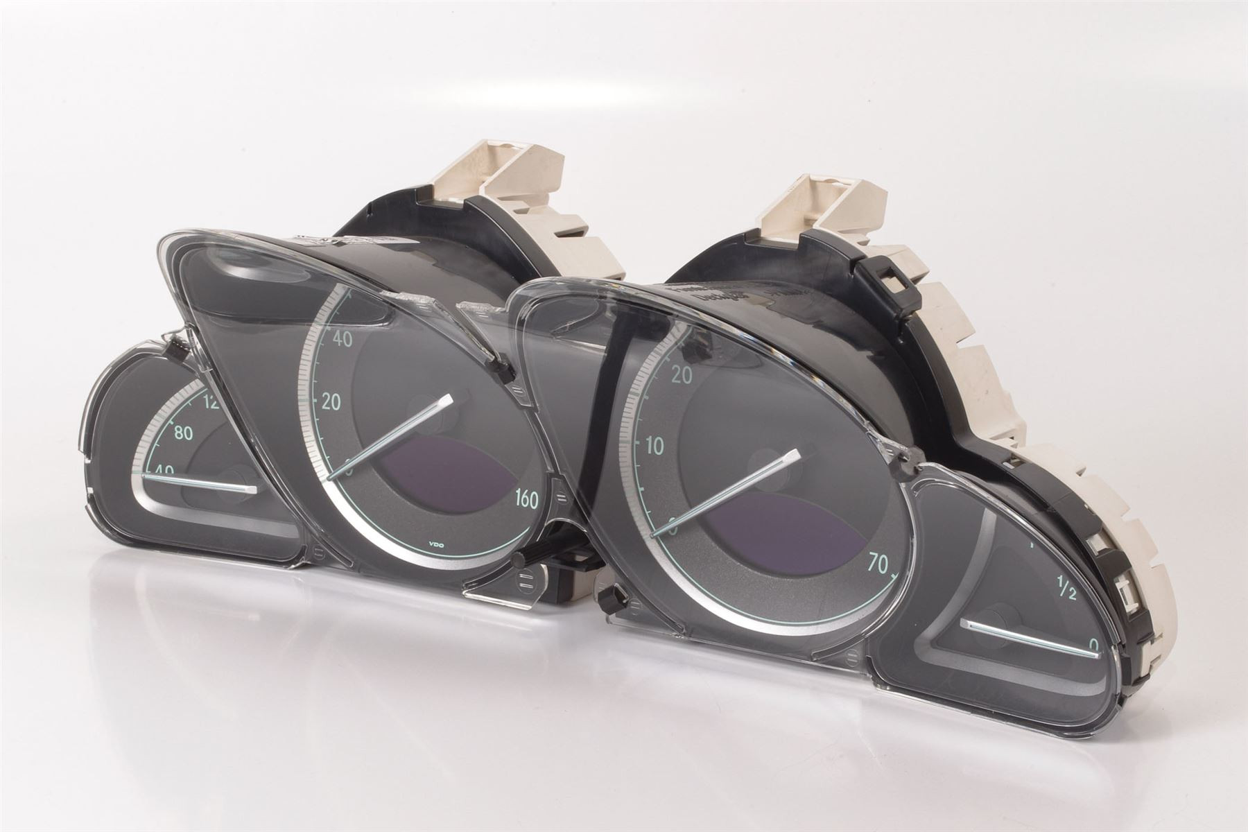 Mercedes 2305407611 Instrument Cluster | R230 SL