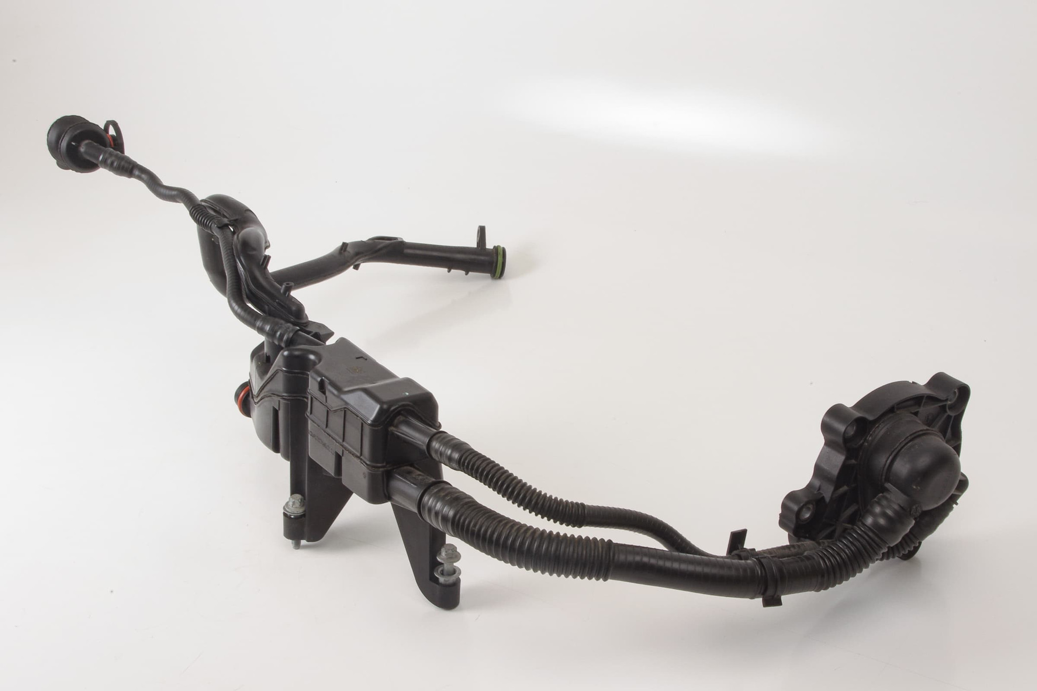 Mercedes 2760107111 Oil Separator | W166 M X166 GL R172 SLK W205 C C207 A207...