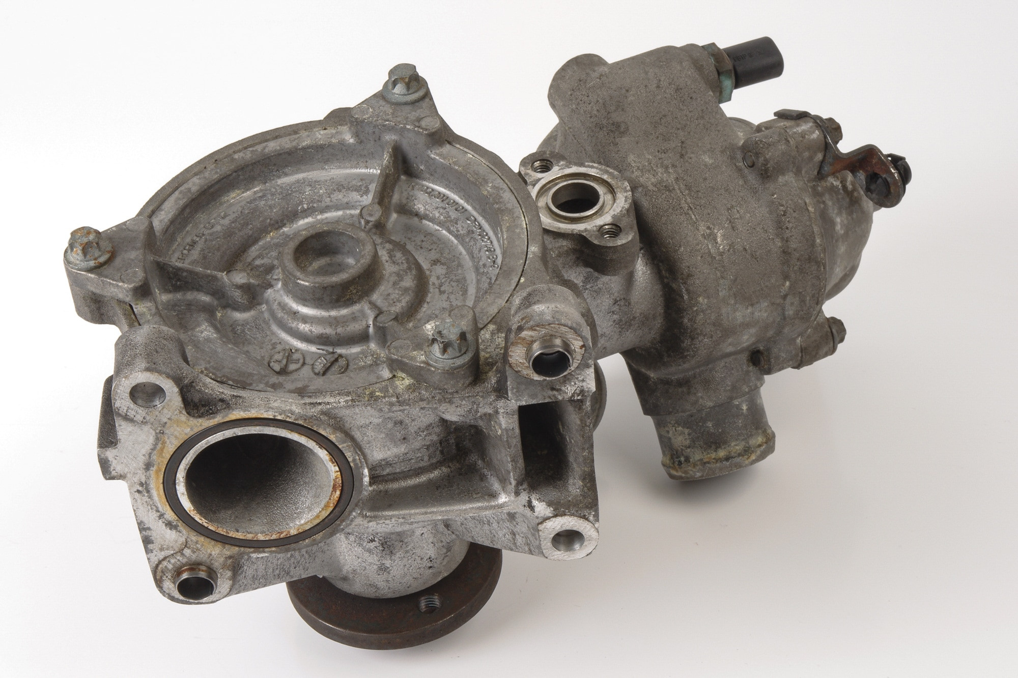 Mercedes 1042002801 Water Pump | S124 W124 V124 C124 A124 E R129 SL W202 C