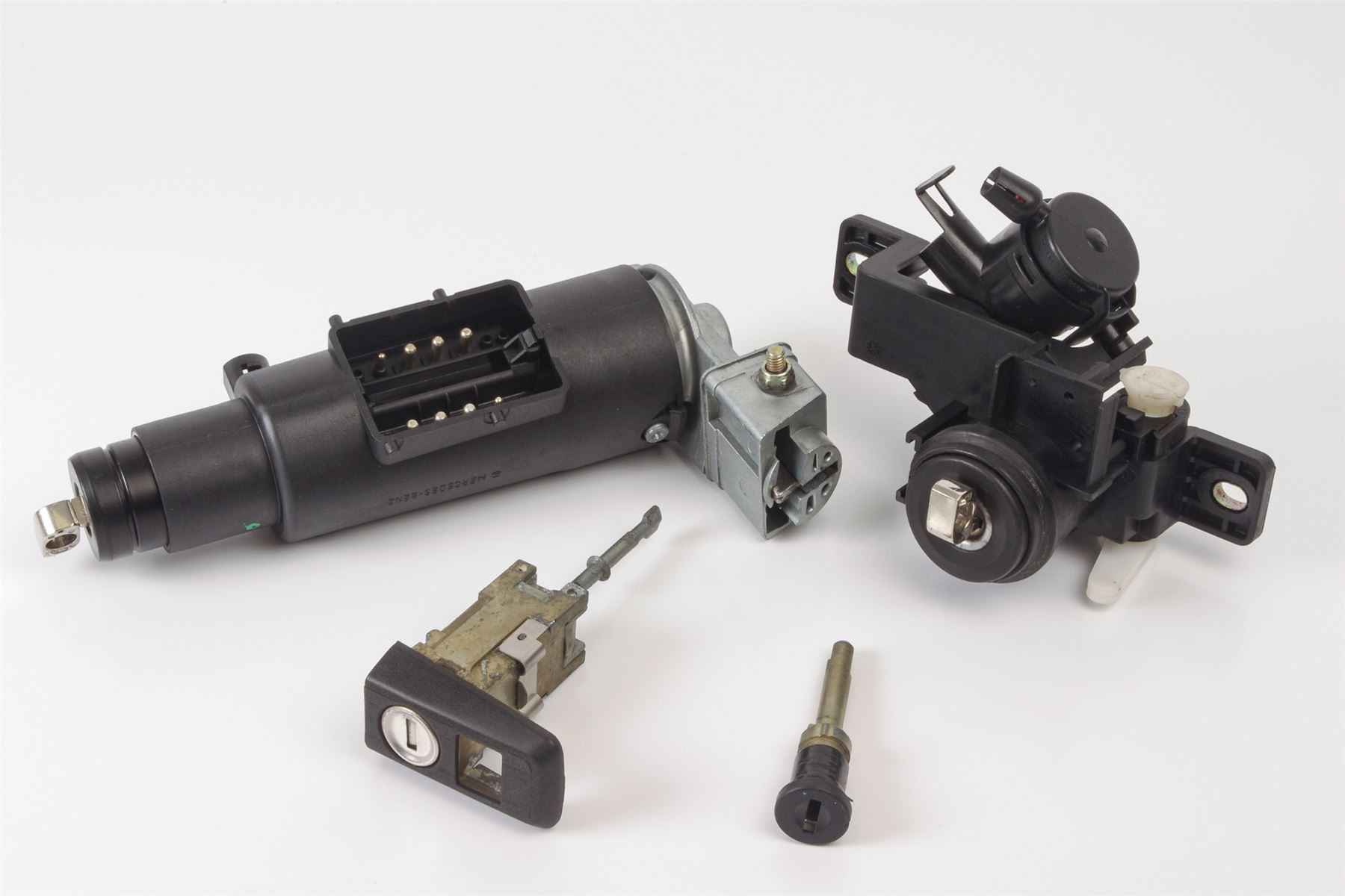 Mercedes 1404601104 Lock Set (a) | R129 SL