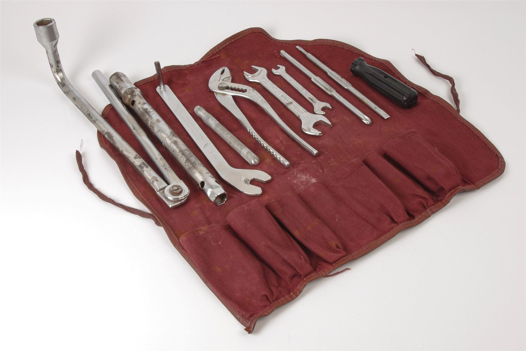 Mercedes 1295800203 Tool Kit (a) | R129 SL