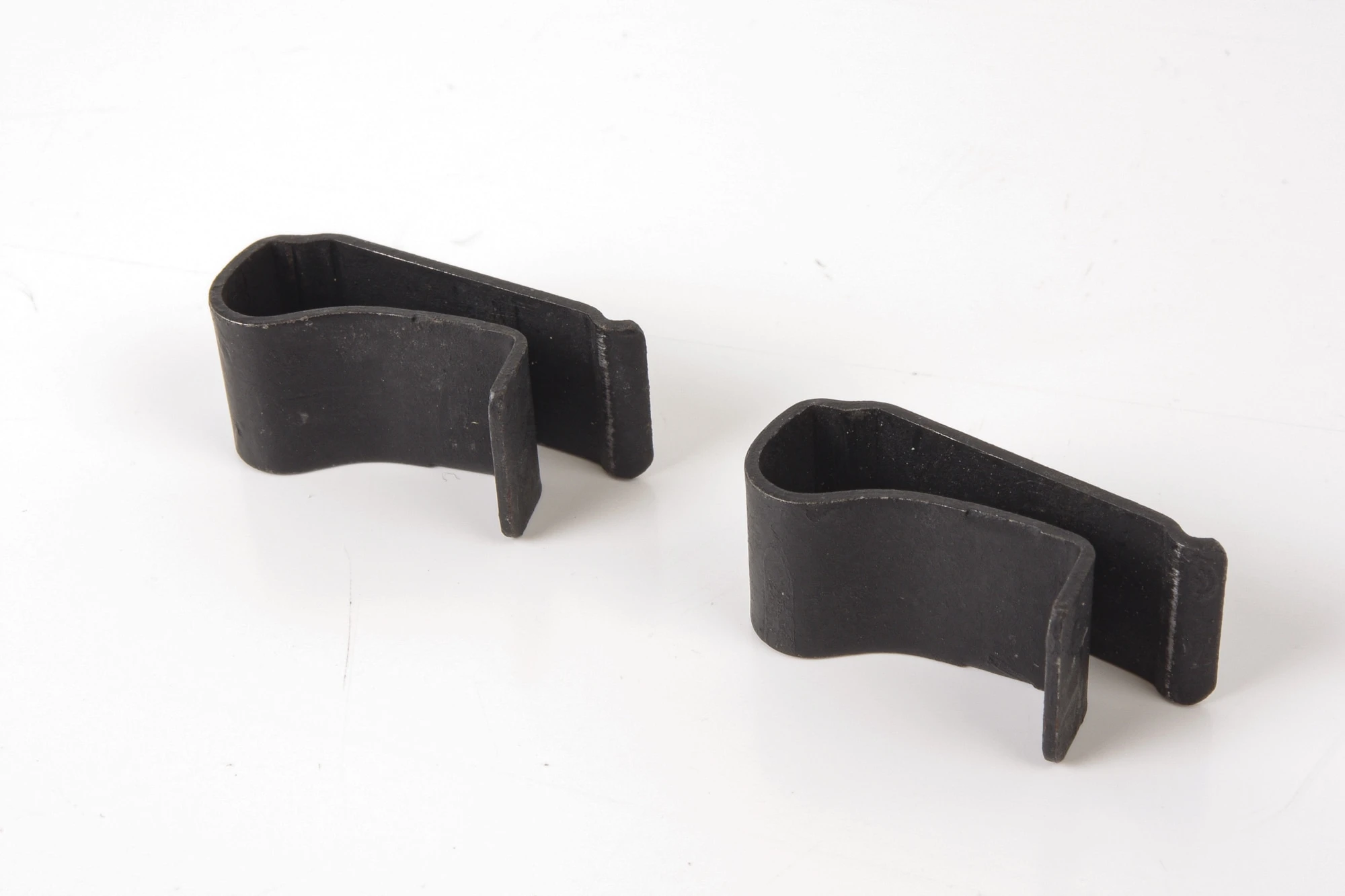 Mercedes 1235040246 Fan Shroud Clip x2 | R107 R129 SL W123 W124 W210 W211 E...