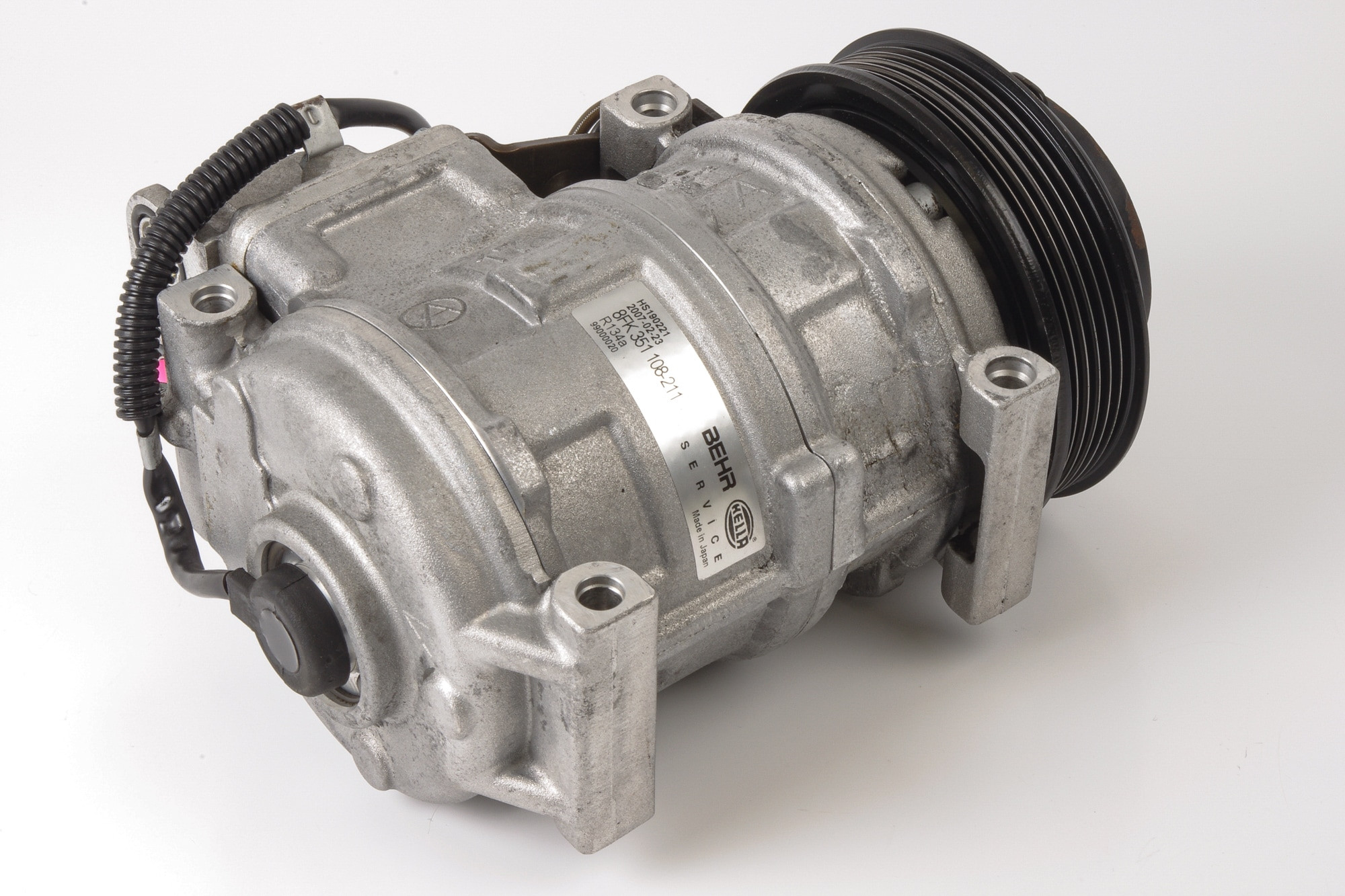 Mercedes 0002300611 A/C Compressor | W124 C124 A124 S124 E R129 SL W638 V