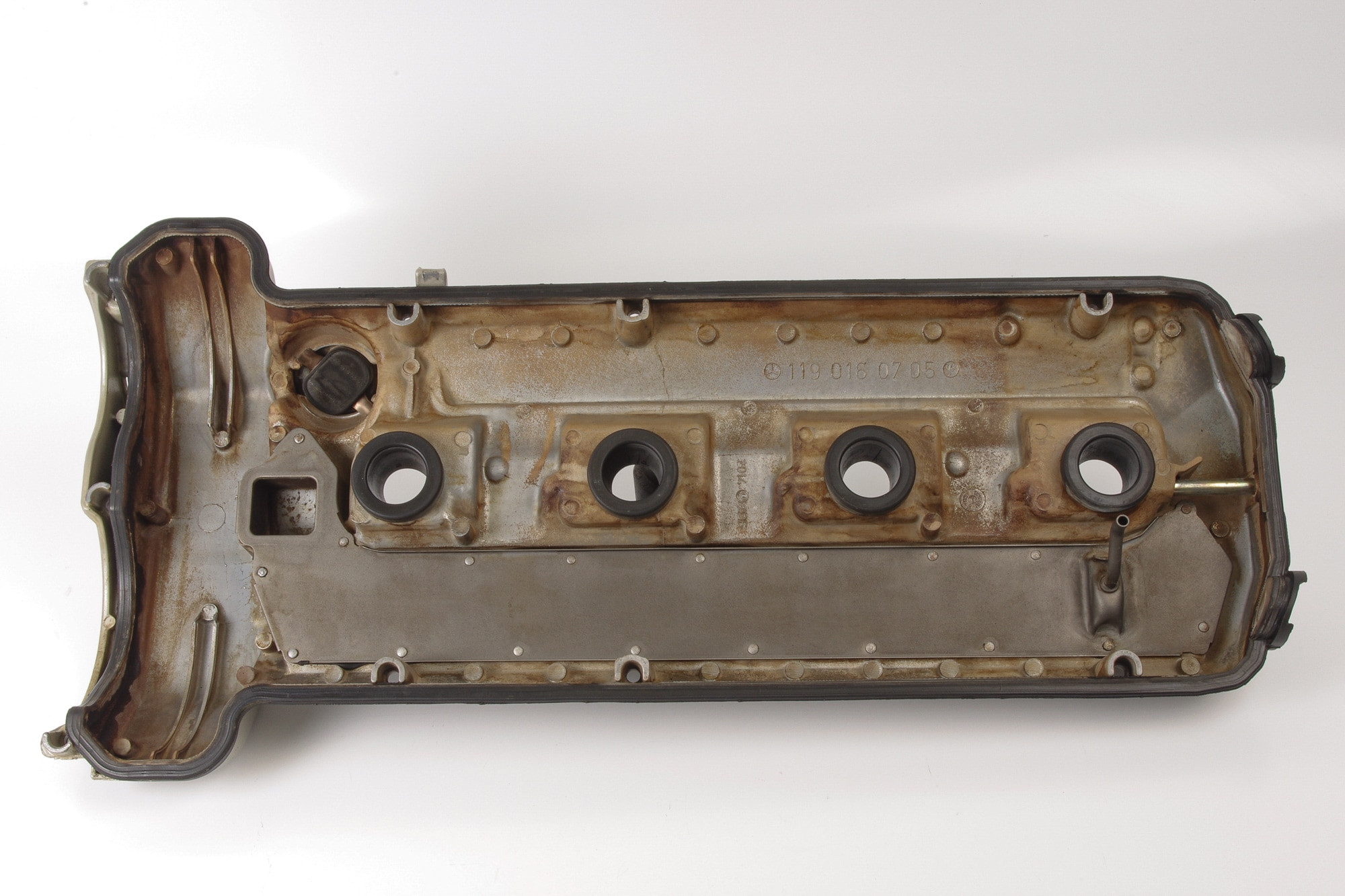 Mercedes 1190160705 Valve Cylinder Head Cover - Right | R129 SL W124 E W140 S...