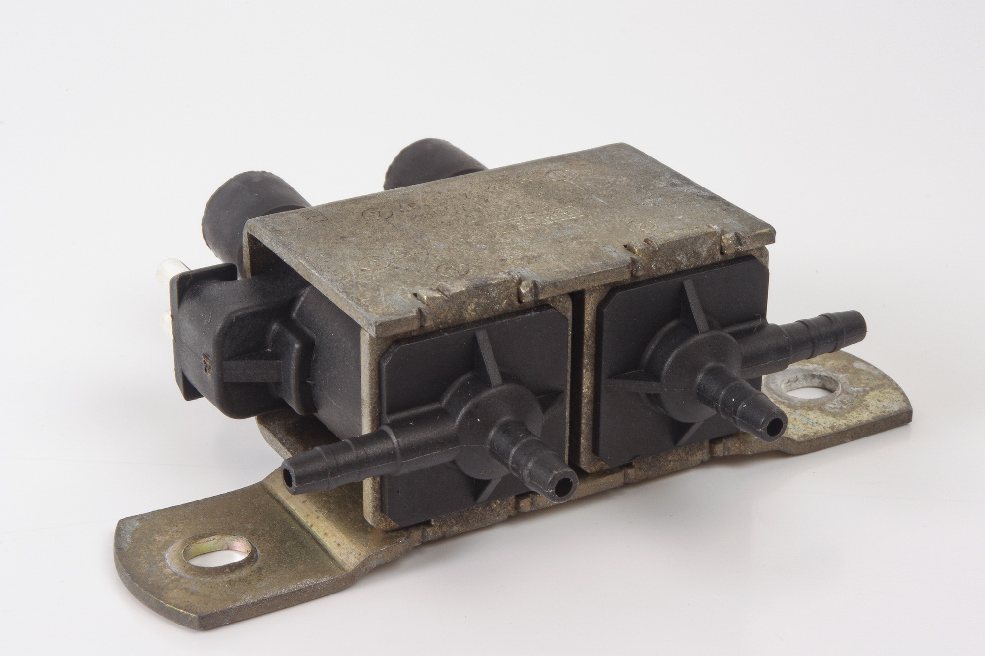 Mercedes 0025400097 EGR Valve - Right (a) | R129 SL W140 V140 C140 S