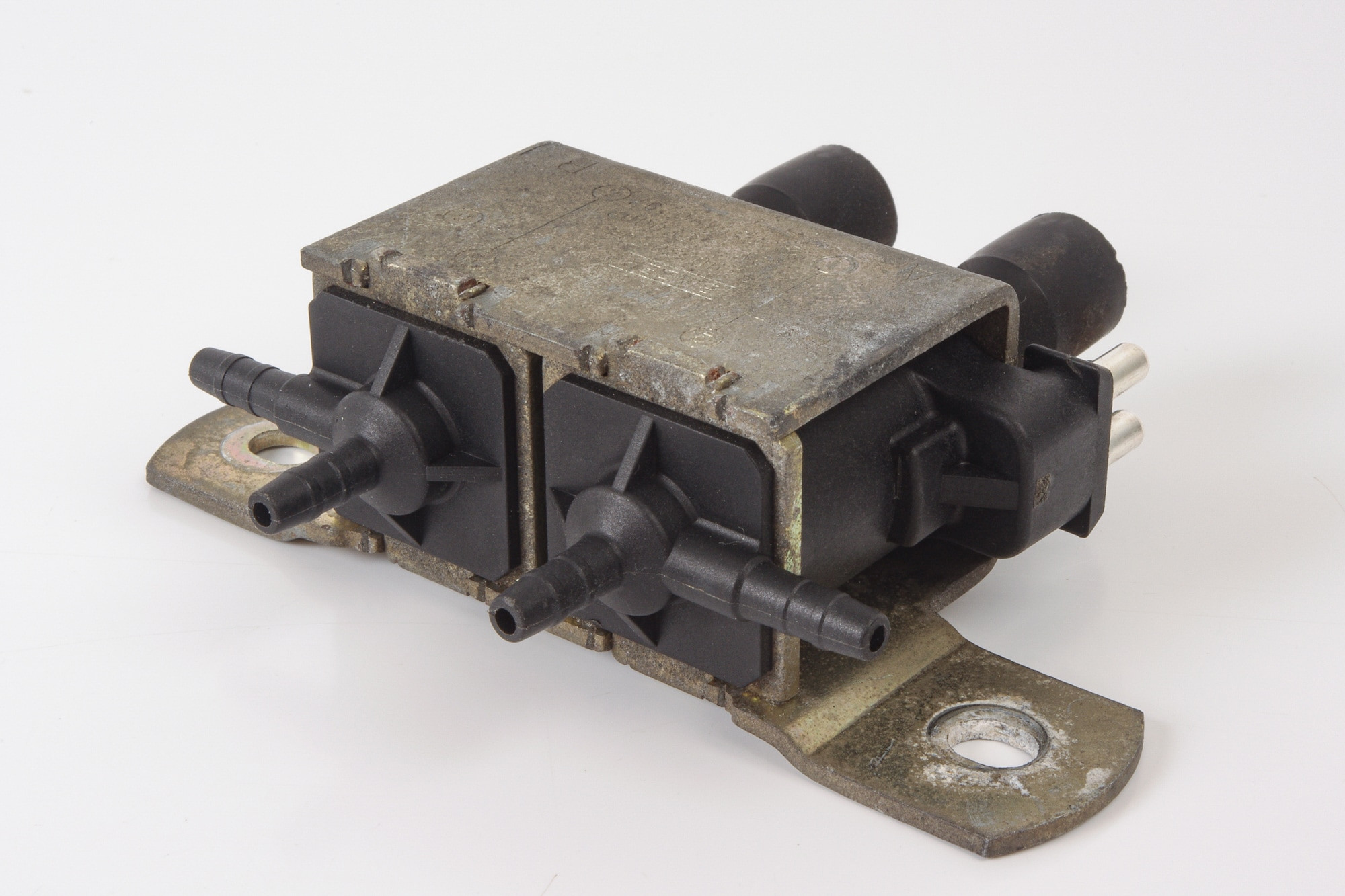 Mercedes 0025400097 EGR Valve - Right (a) | R129 SL W140 V140 C140 S