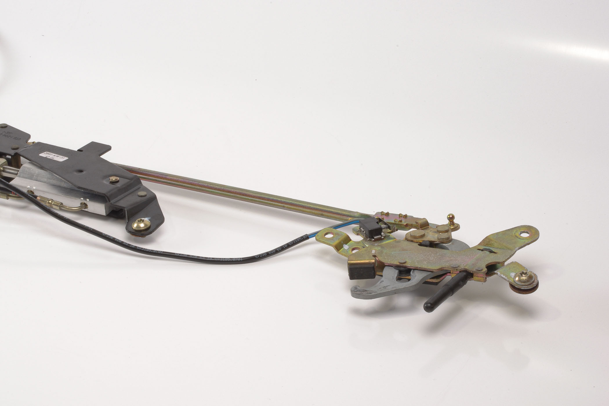 Mercedes 2307900971 Roof Lock Mechanism - Front | R230 SL