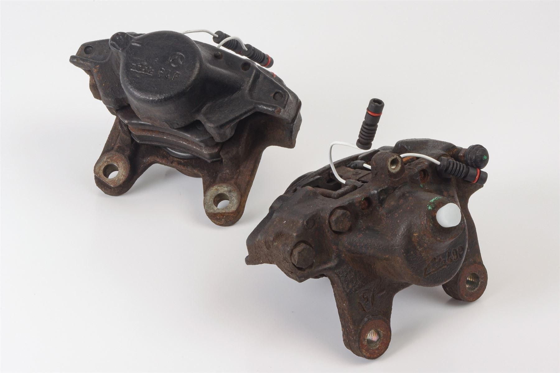 Mercedes 0014203683 Brake Caliper x2 - Rear Right (a) | R129 SL W202 C C208...