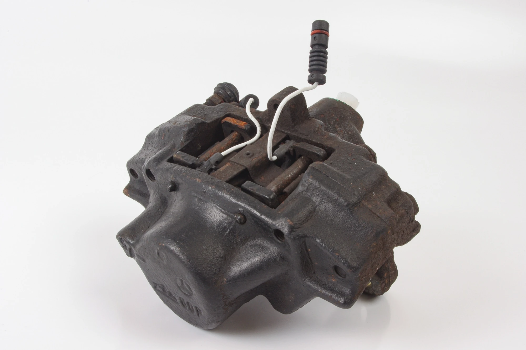 Mercedes 0014203683 Brake Caliper x2 - Rear Right (a) | R129 SL W202 C C208...