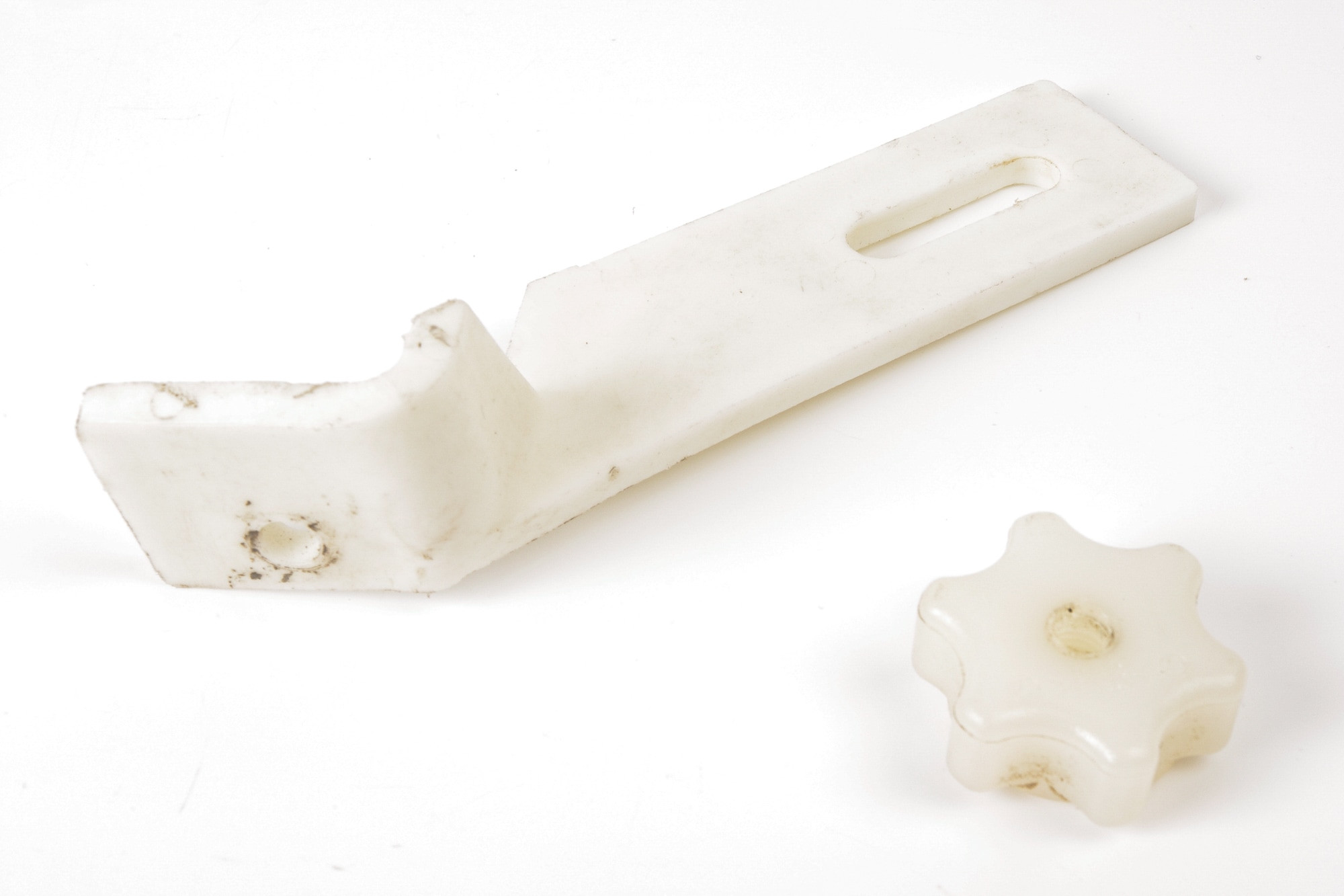 Mercedes 1298690114 Reservoir Bracket | R129 SL