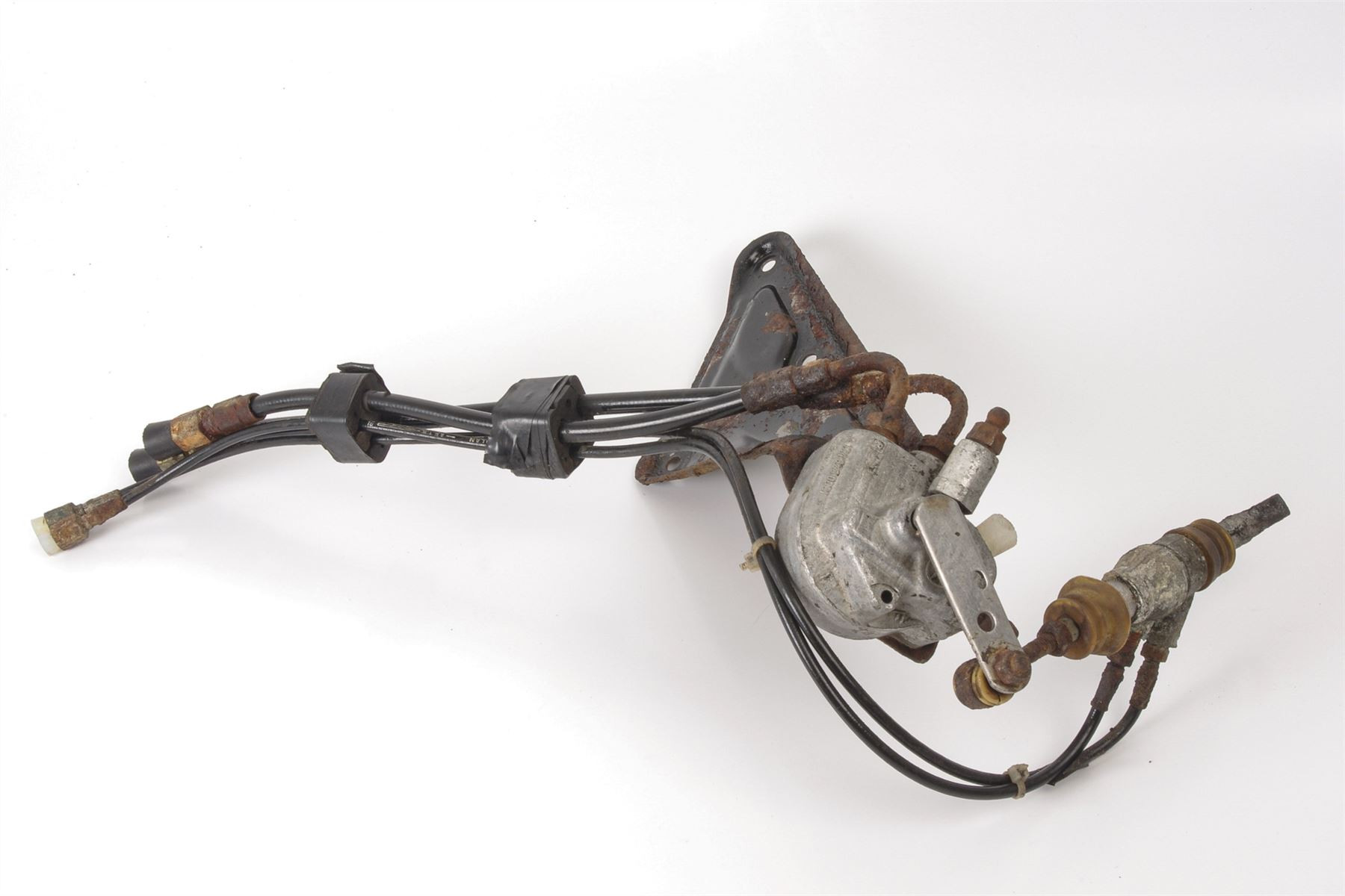 Mercedes 1243280031 Level Control Valve - Rear | W124 W210 E W126 W140 S R129...