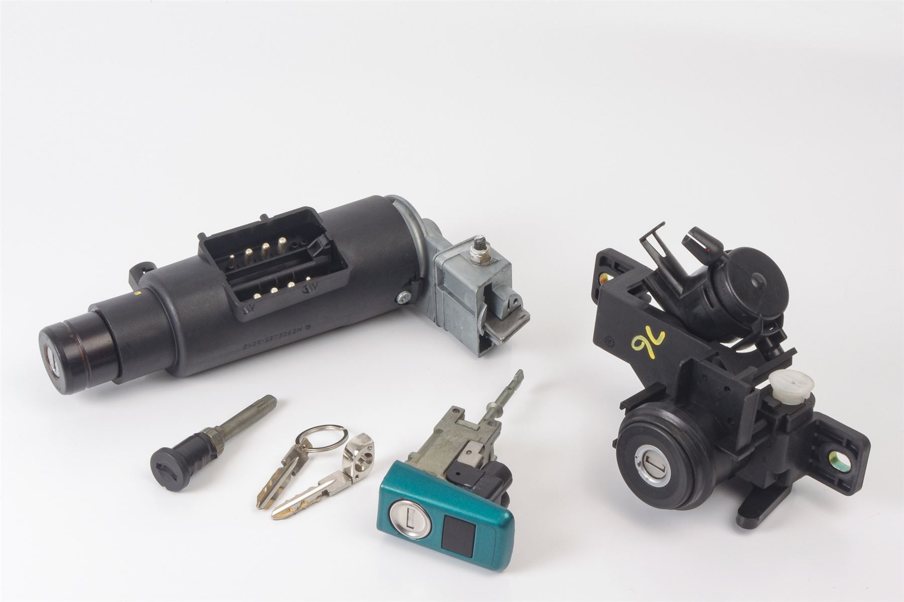 Mercedes 2104620030 Lock Set - Green | R129 SL W140 V140 C140 S W210 S210 E