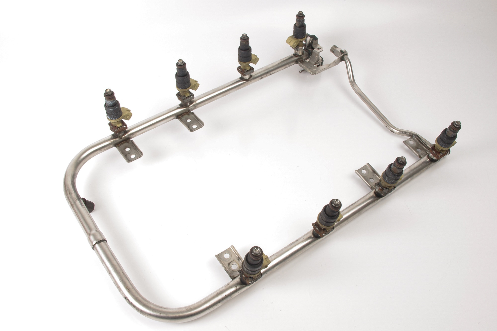 Mercedes 1190700895 Fuel Rail (b) | W124 W210 E R129 SL W140 S