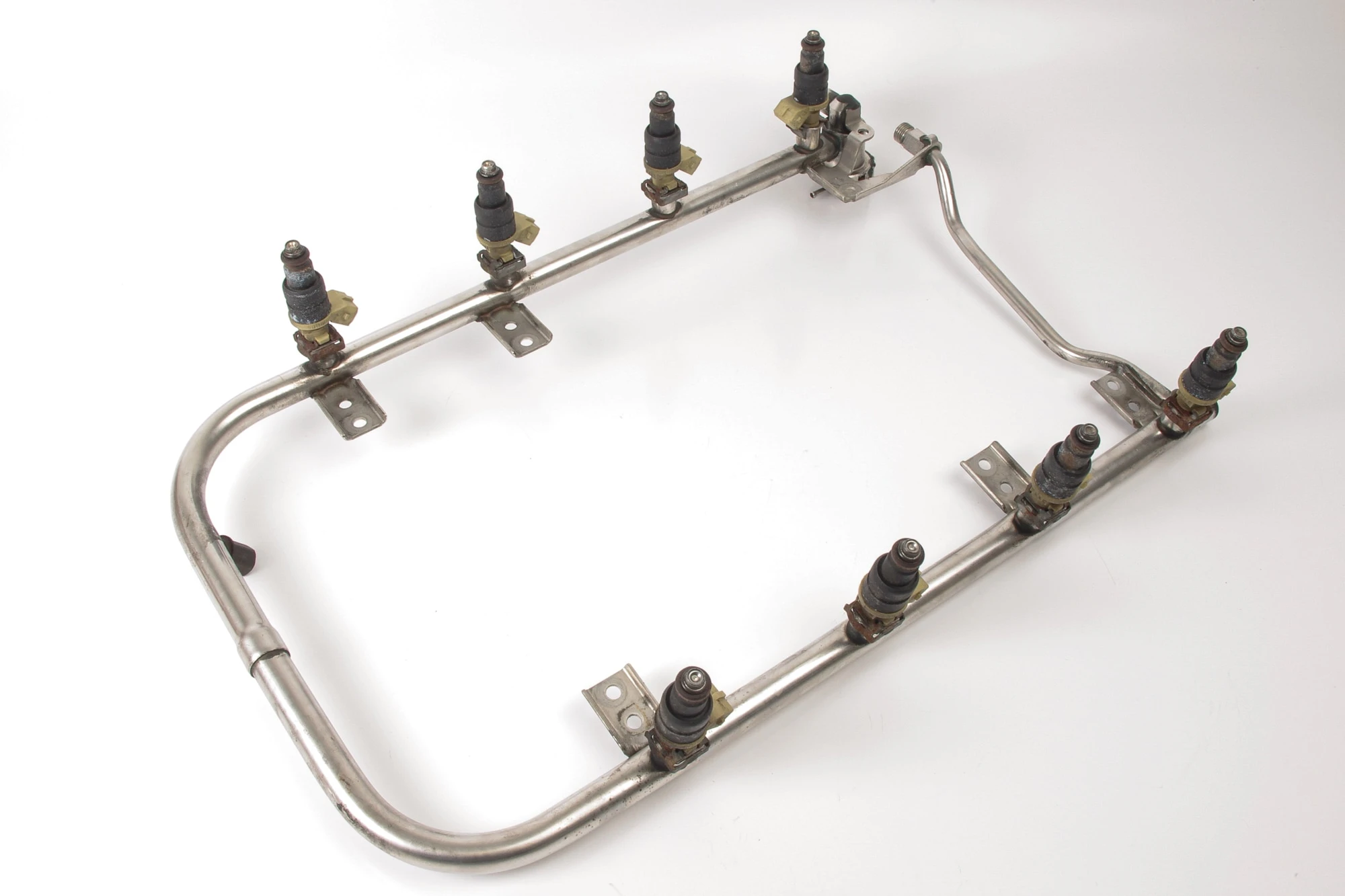 Mercedes 1190700895 Fuel Rail (b) | W124 W210 E R129 SL W140 S