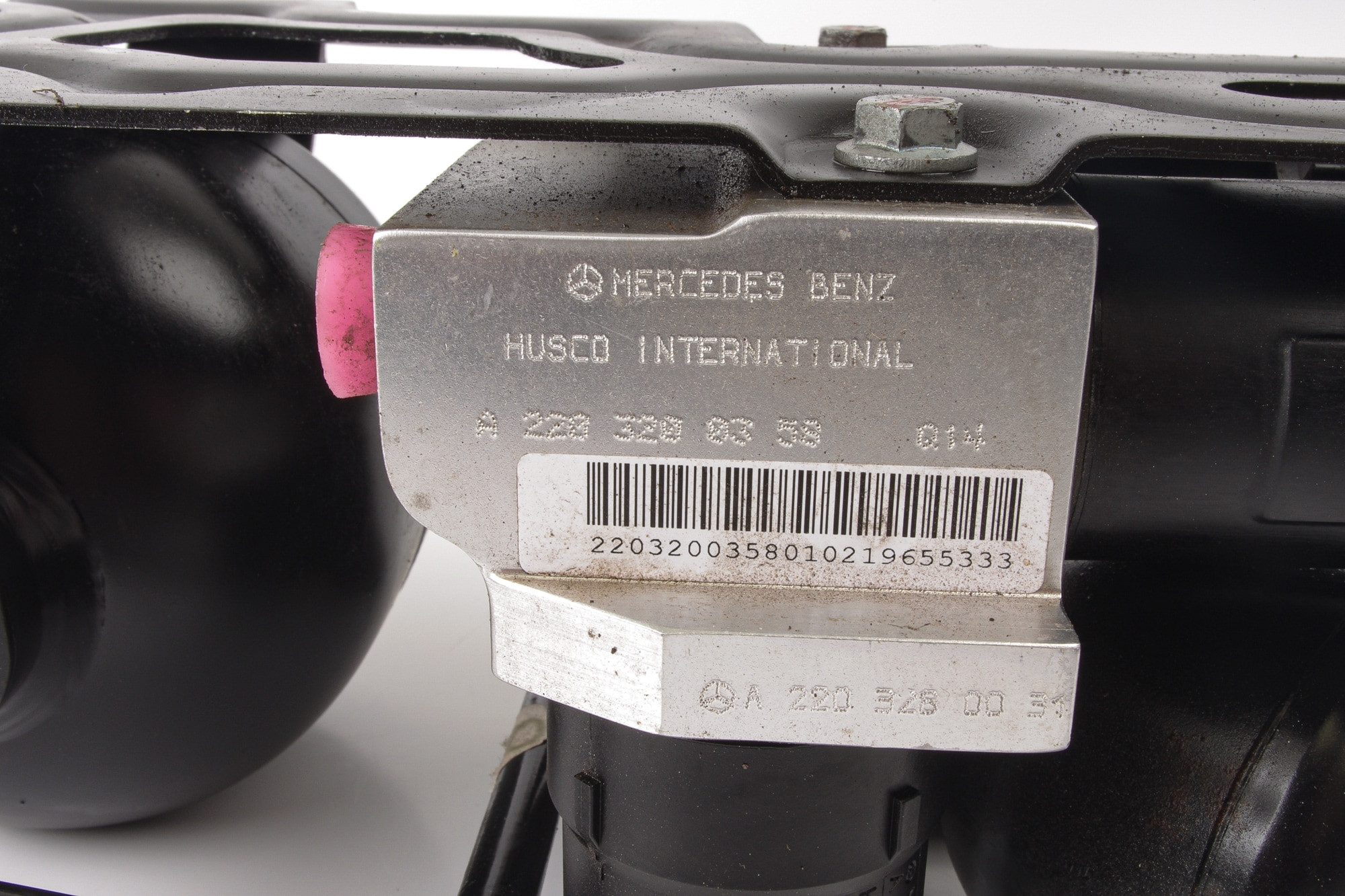 Mercedes 2203200358 ABC Valve Block - Front (b) | R129 R230 SL C215 CL W220 S
