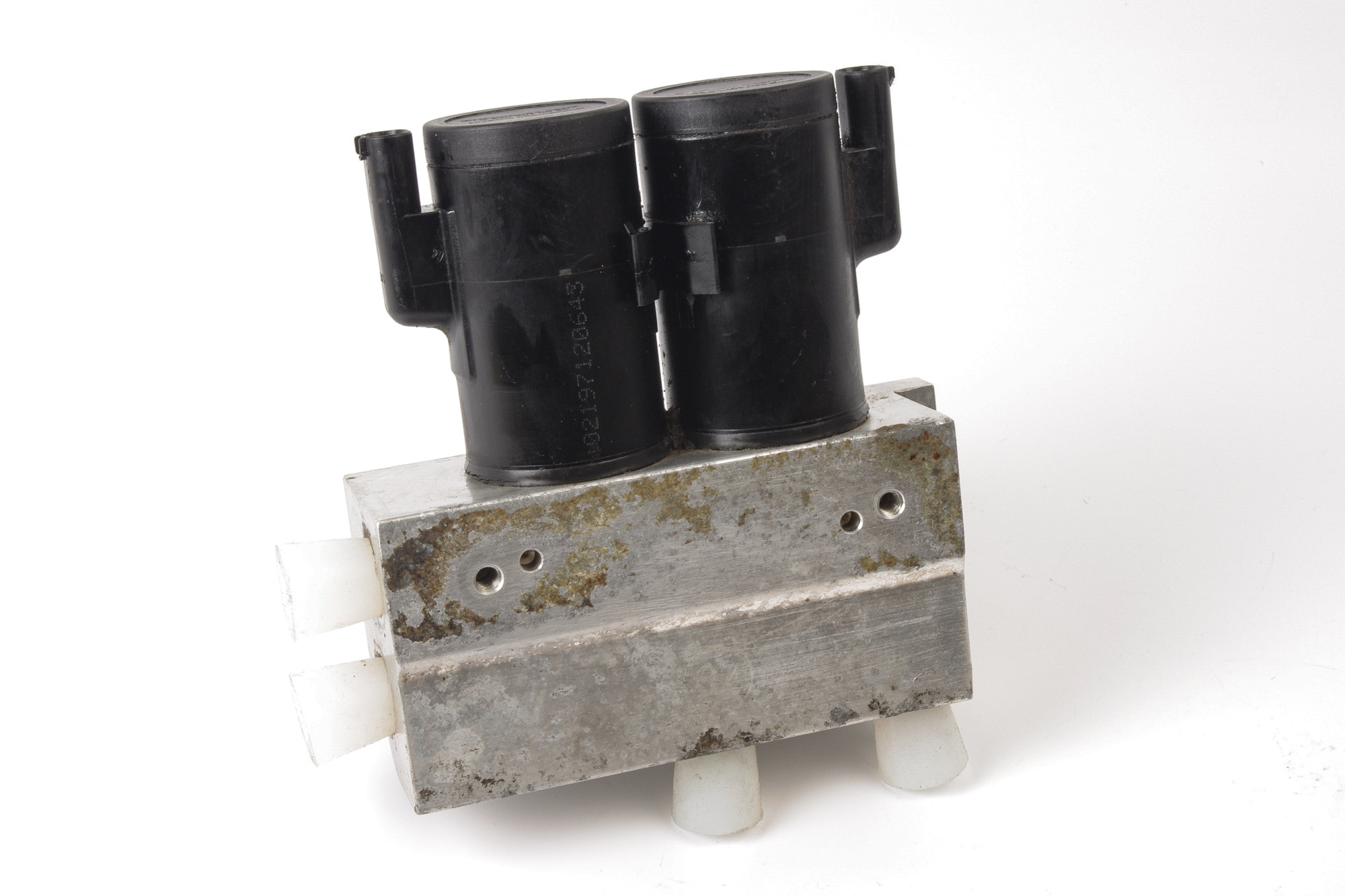Mercedes 2203200358 ABC Valve Block - Front Left | R129 R230 SL C215 CL W220 S