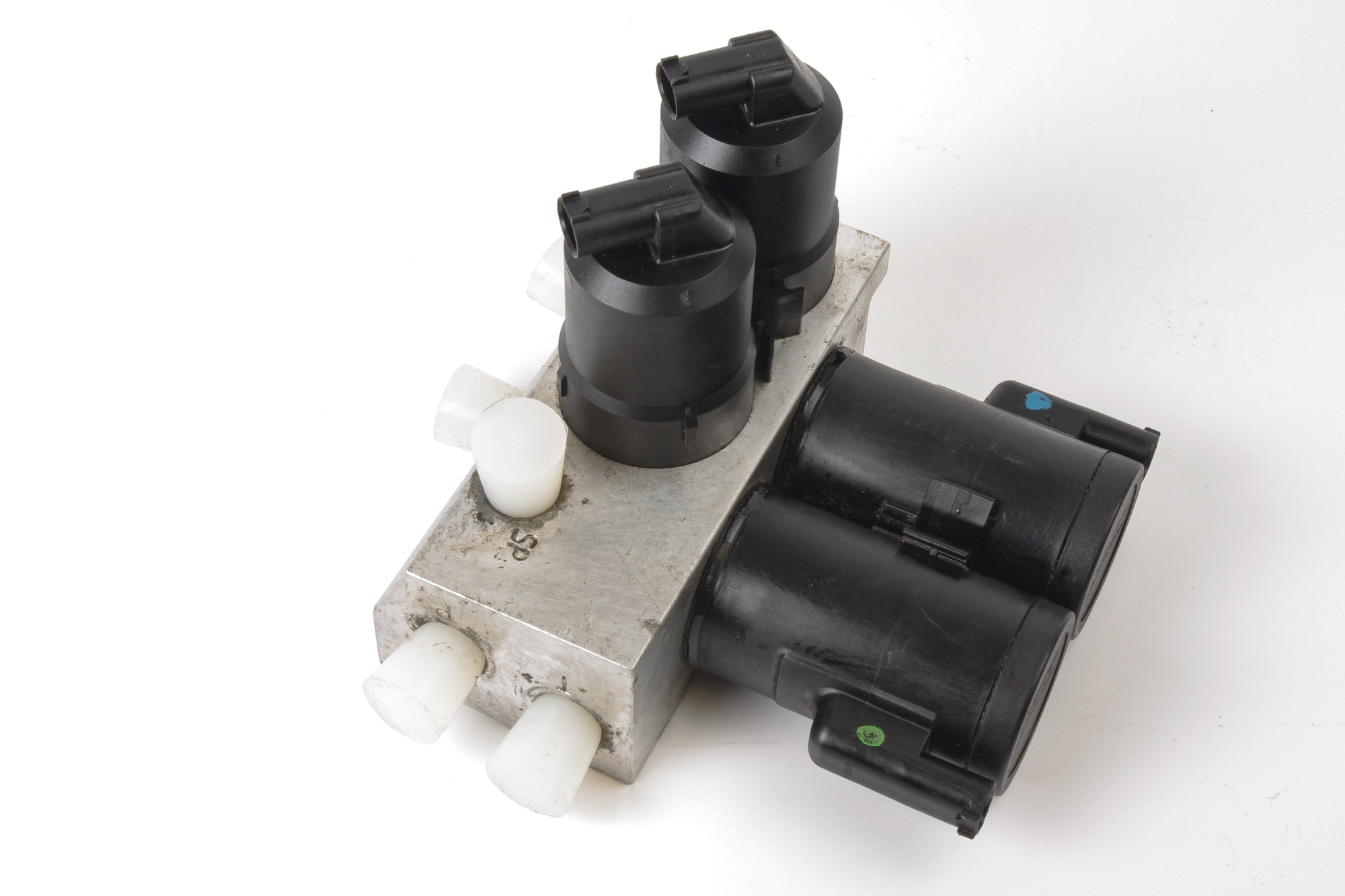 Mercedes 2203200358 ABC Valve Block - Front Left | R129 R230 SL C215 CL W220 S