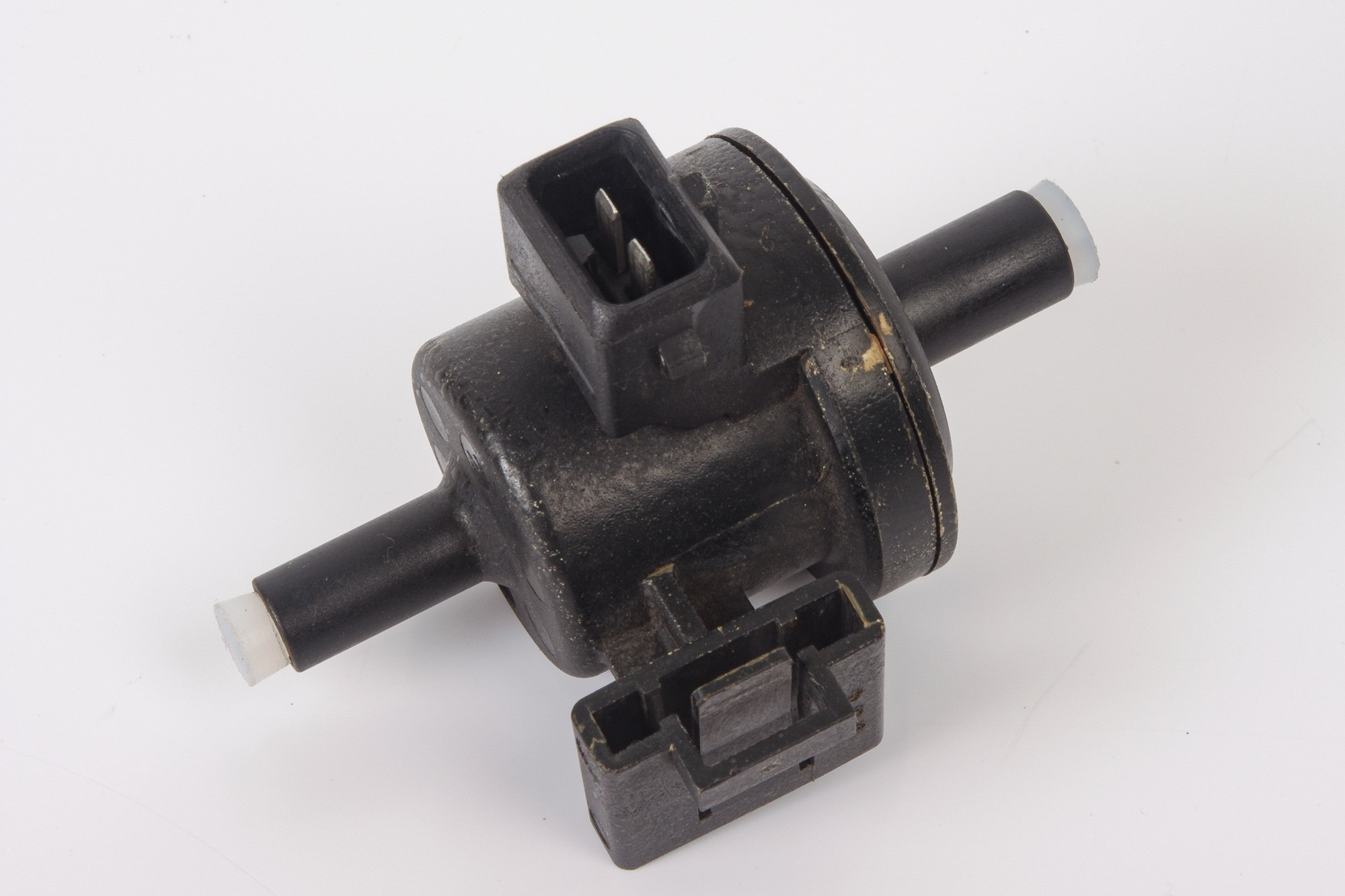 Mercedes 2024700093 Purge Valve | W124 C124 A124 S124 E W202 S202 C W638 V