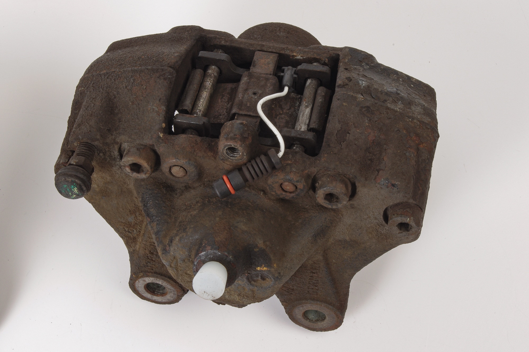 Mercedes 0014203683 Brake Caliper x2 - Rear Right (b) | R129 SL W202 C C208...