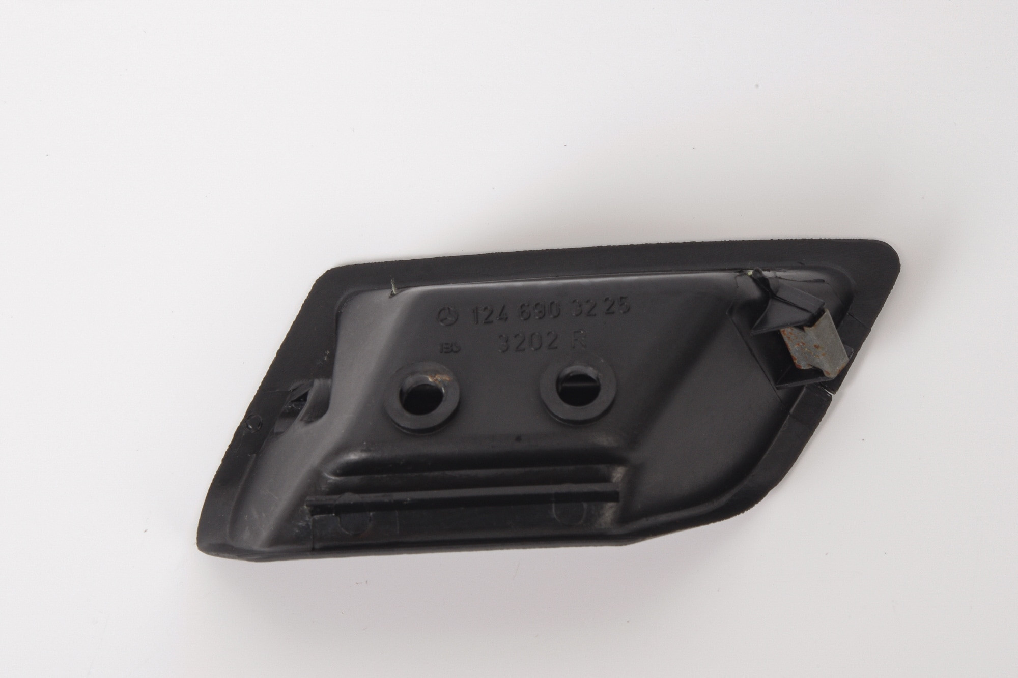 Mercedes 1246903225 Seat Belt Guide | S124 E