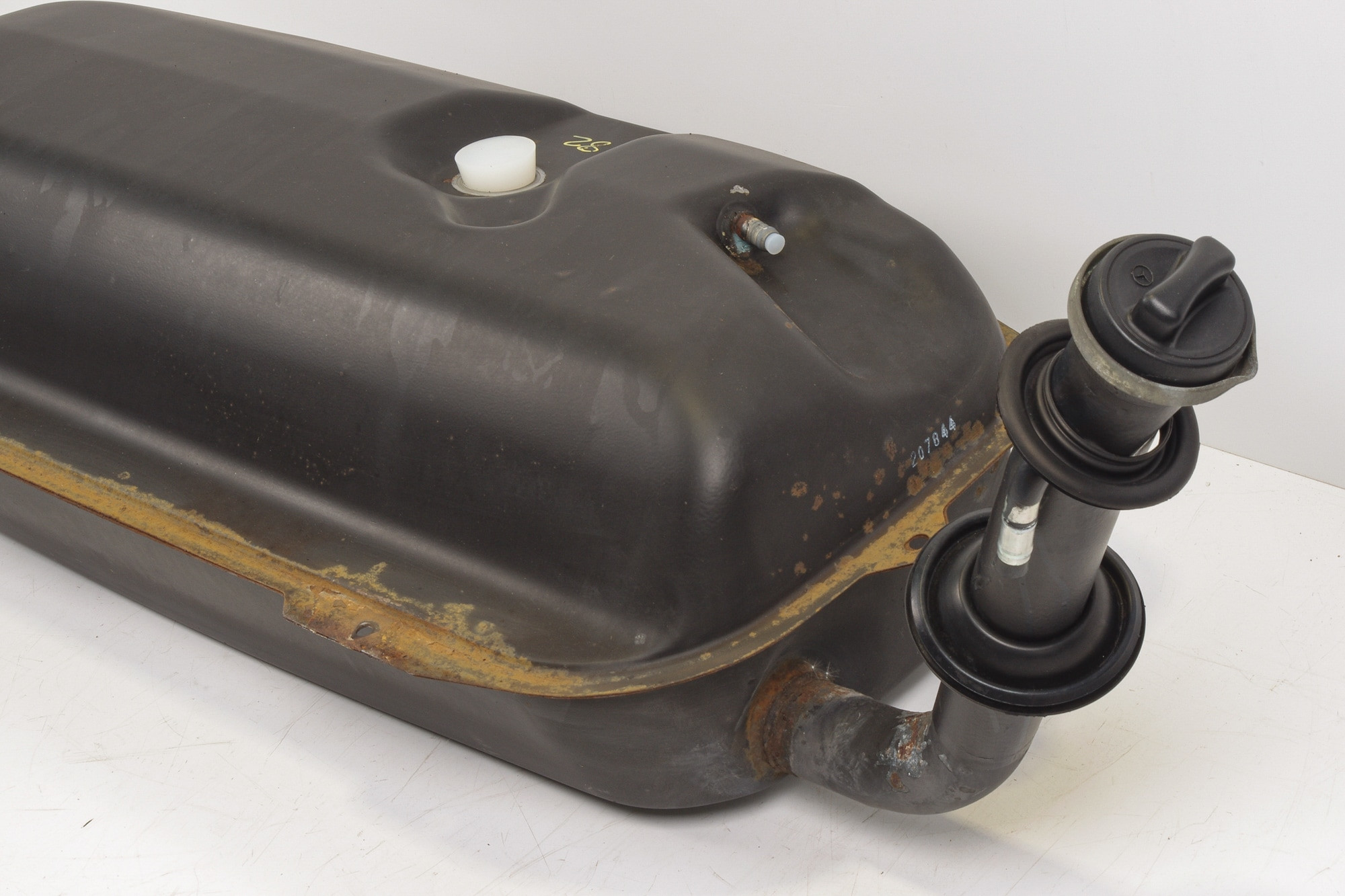 Mercedes 1244701104 Fuel Tank | S124 E
