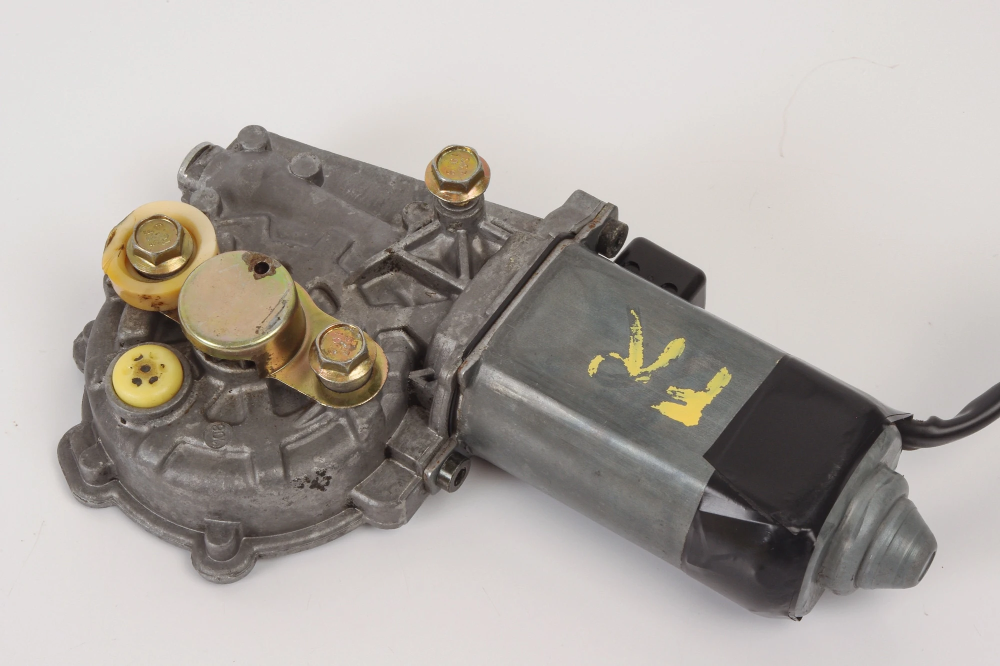 Mercedes 0048205242 Window Motor - Front Right | S124 W124 V124 E