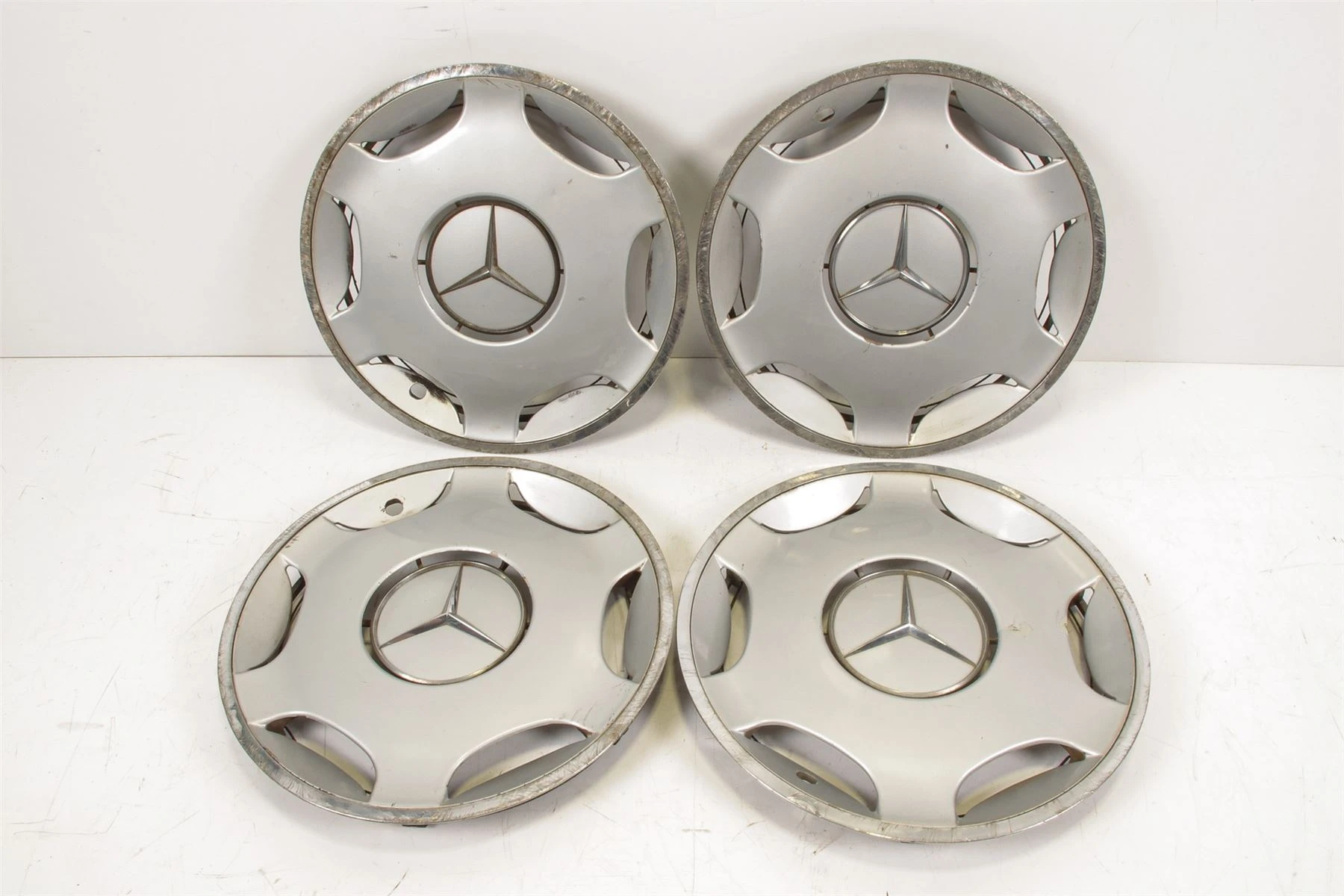 Mercedes 1244011424 Hub Cap x4 | S124 E