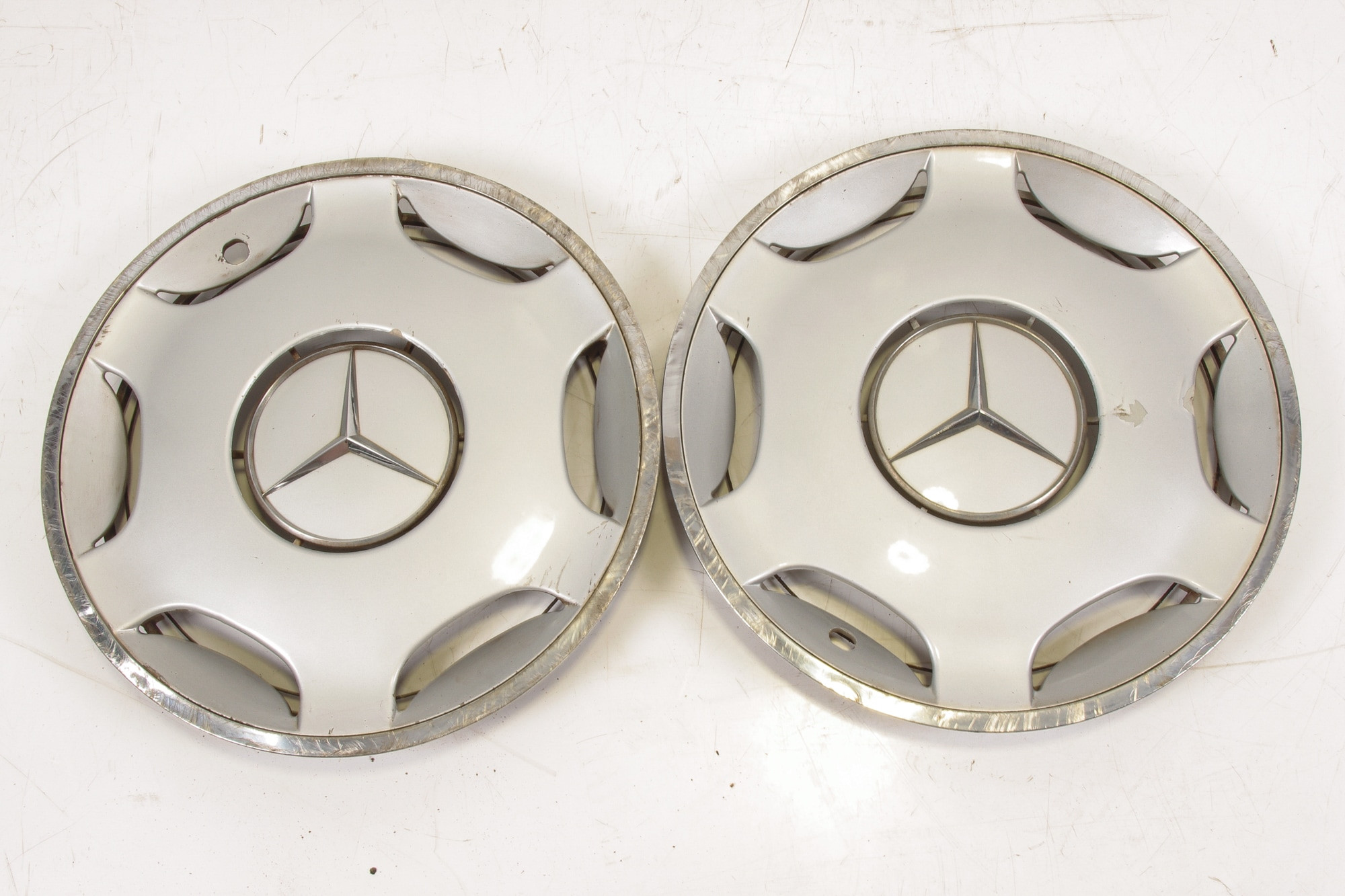 Mercedes 1244011424 Hub Cap x4 | S124 E