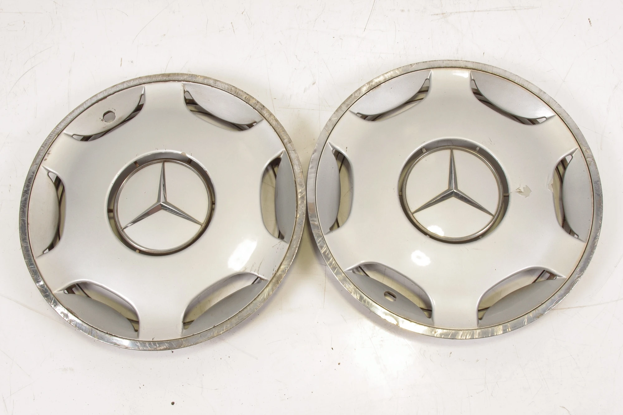 Mercedes 1244011424 Hub Cap x4 | S124 E