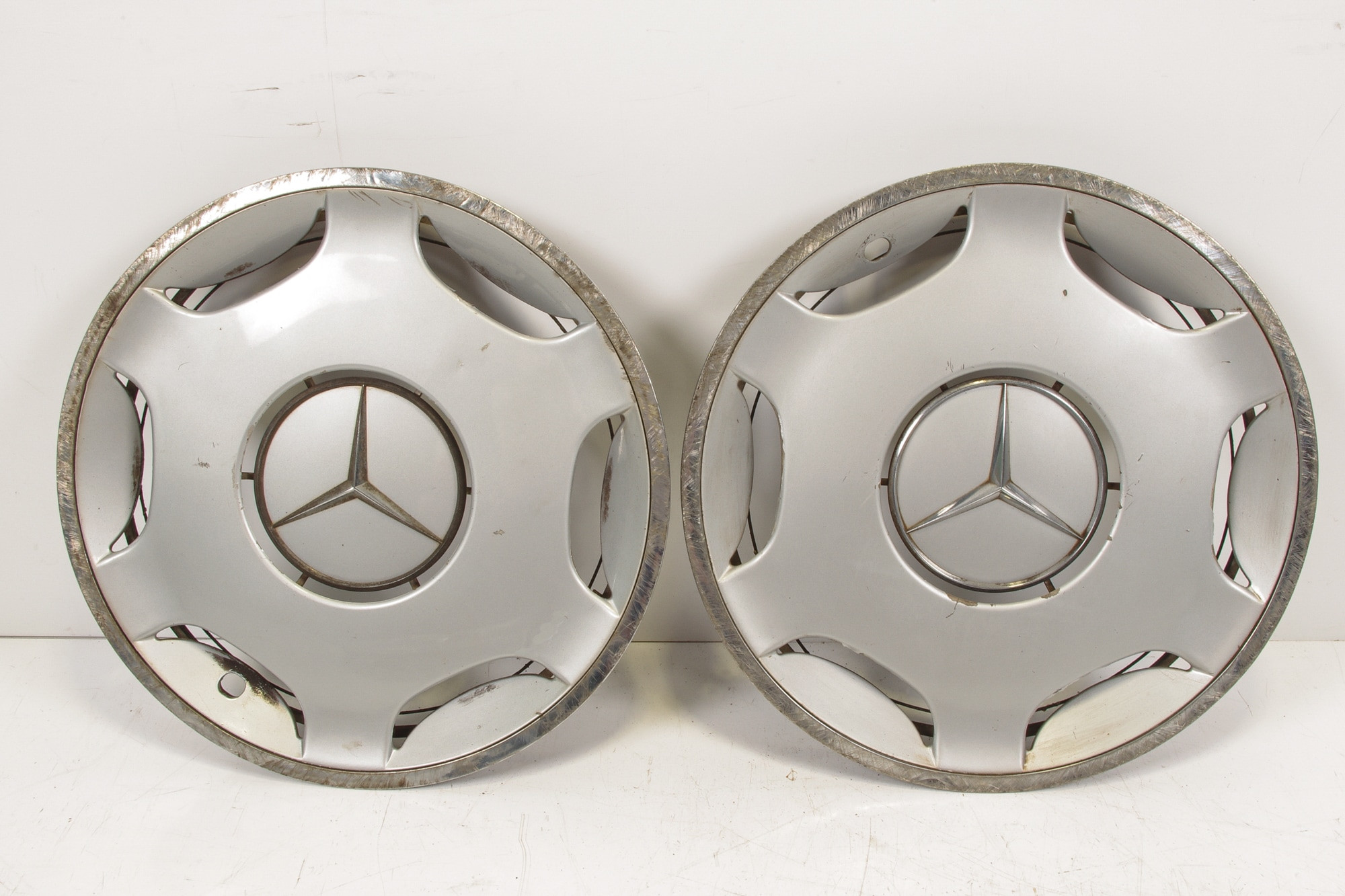 Mercedes 1244011424 Hub Cap x4 | S124 E