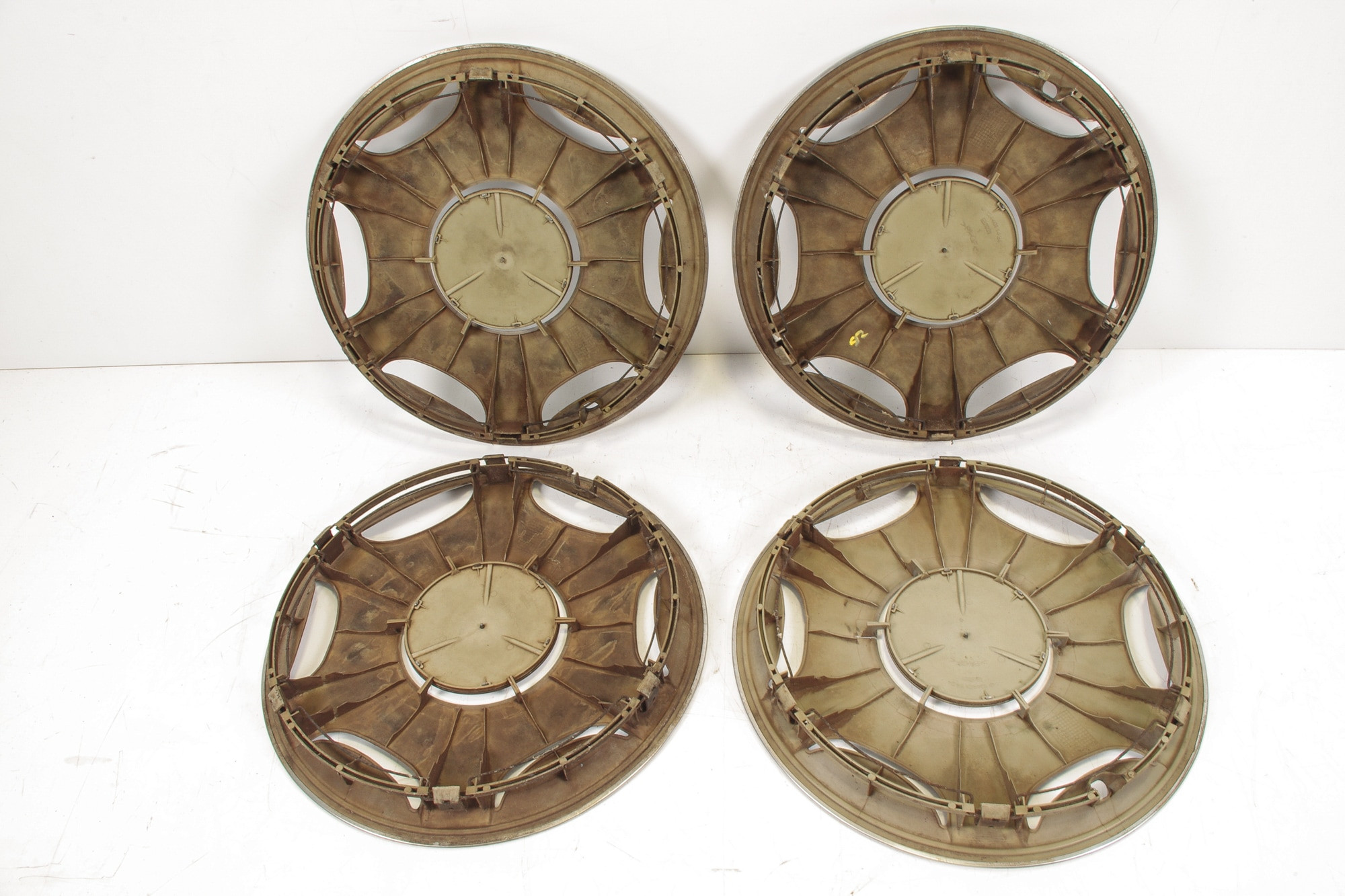 Mercedes 1244011424 Hub Cap x4 | S124 E