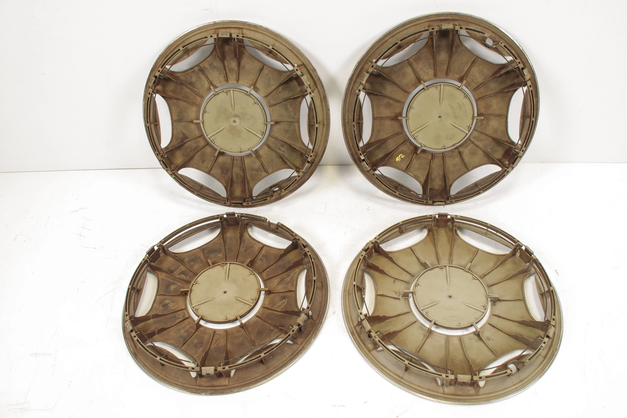 Mercedes 1244011424 Hub Cap x4 | S124 E