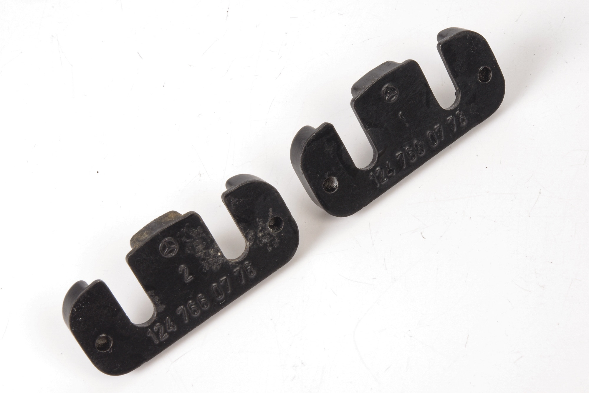 Mercedes 1247660776 Boot End Stop x2 | S124 E