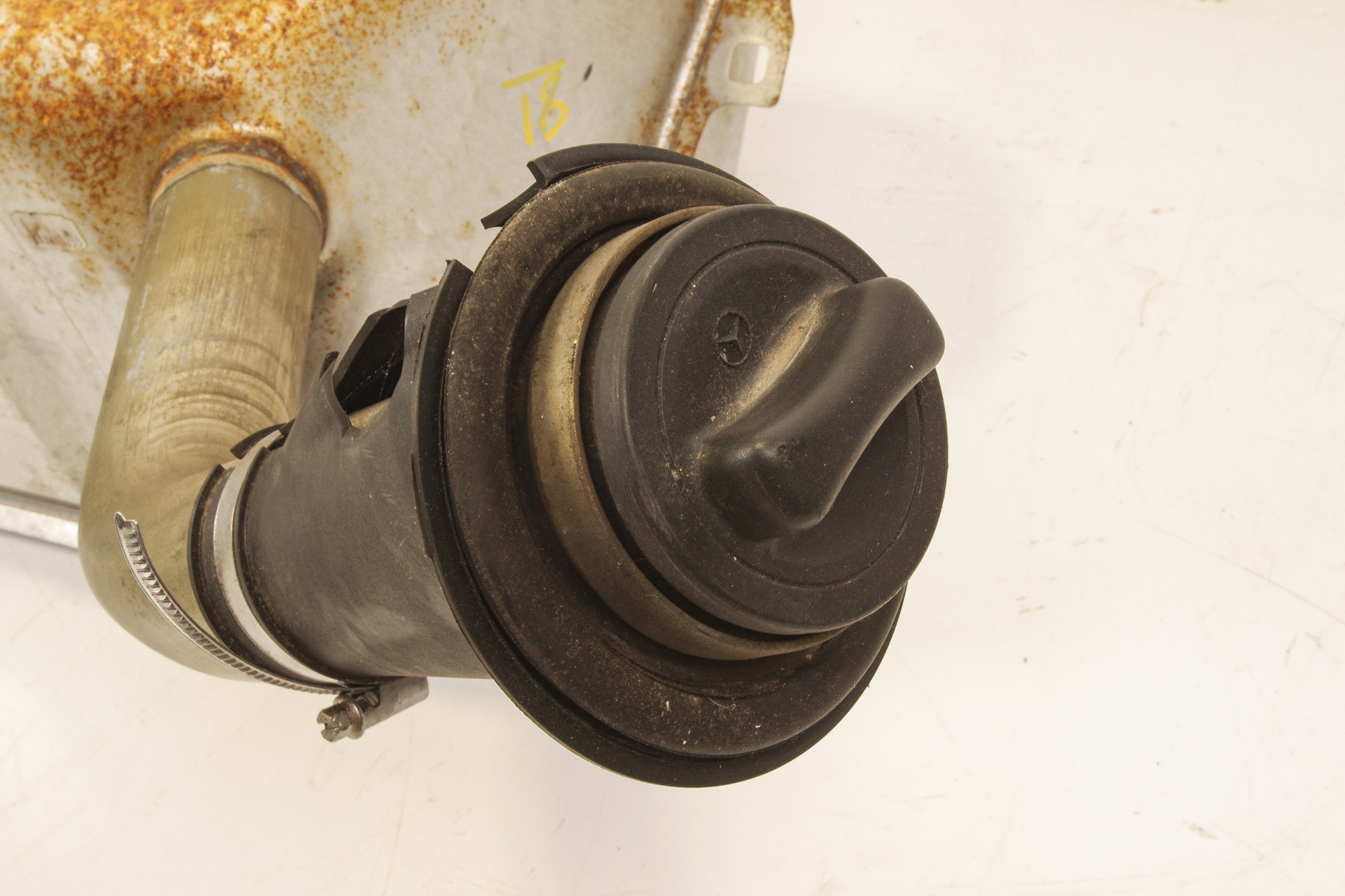 Mercedes 1294700701 Fuel Tank (b) | R129 SL