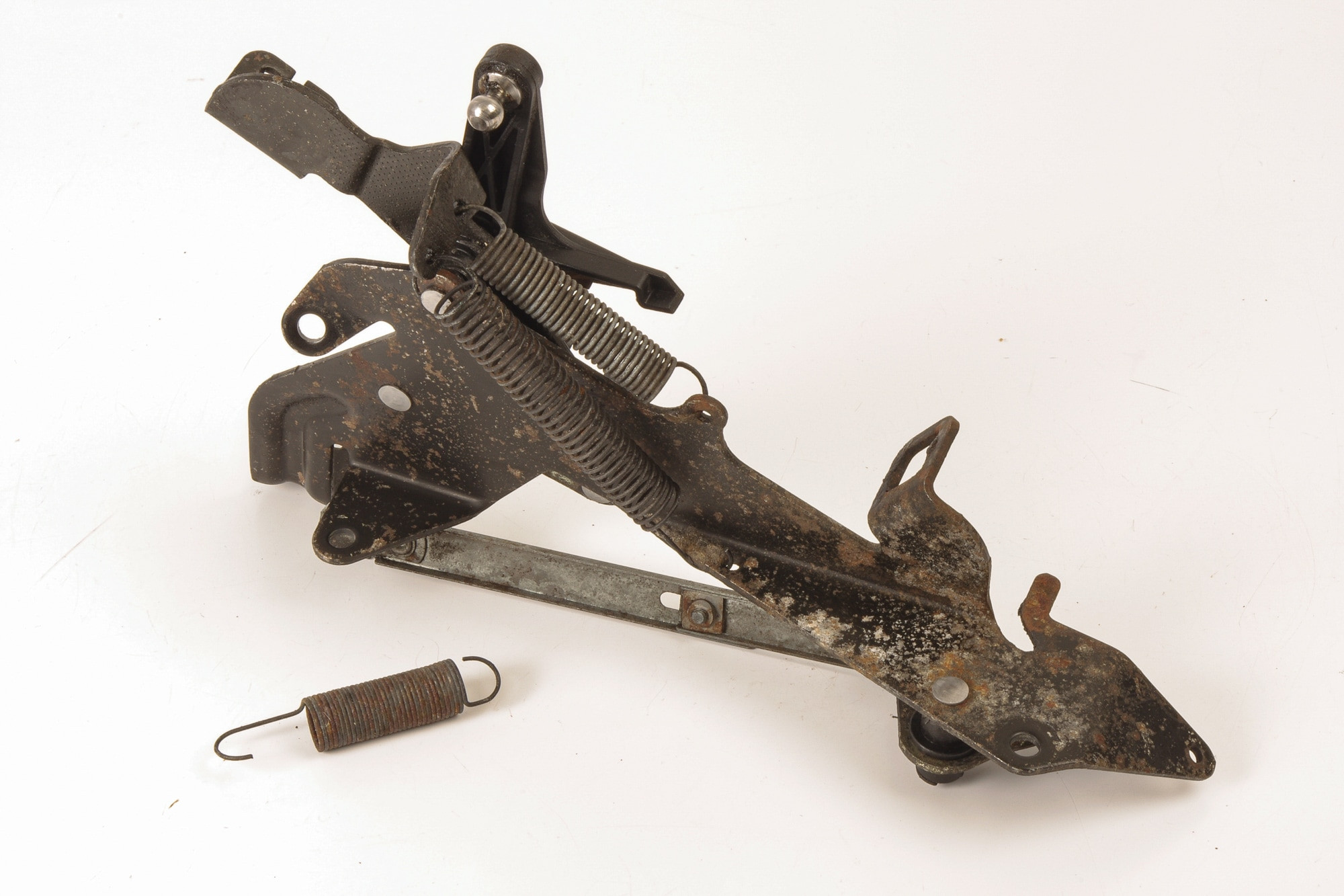 Mercedes 1040701424 Throttle Control Linkage | W124 W210 E R129 SL W140 S...