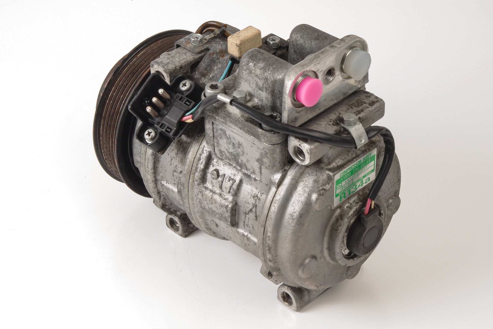 Mercedes 0002300611 A/C Compressor | W124 C124 A124 S124 E R129 SL W638 V