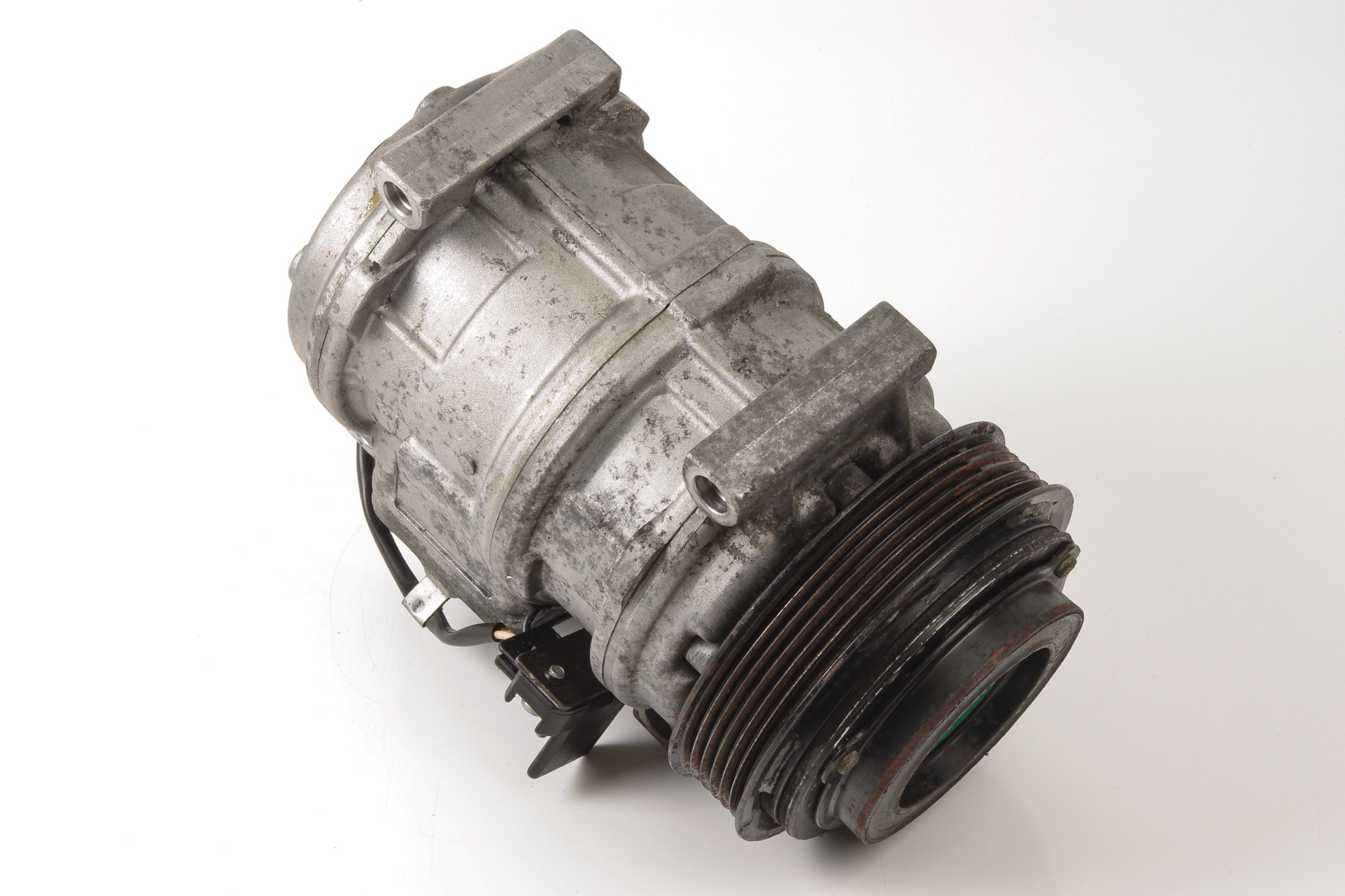 Mercedes 0002300611 A/C Compressor | W124 C124 A124 S124 E R129 SL W638 V