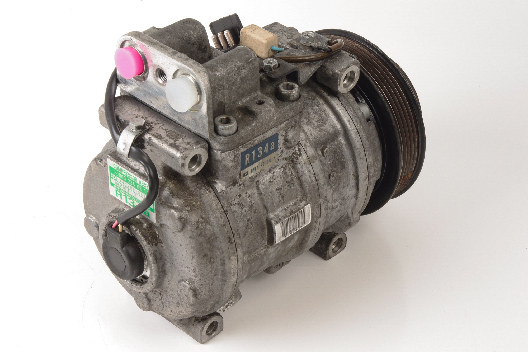 Mercedes 0002300611 A/C Compressor | W124 C124 A124 S124 E R129 SL W638 V