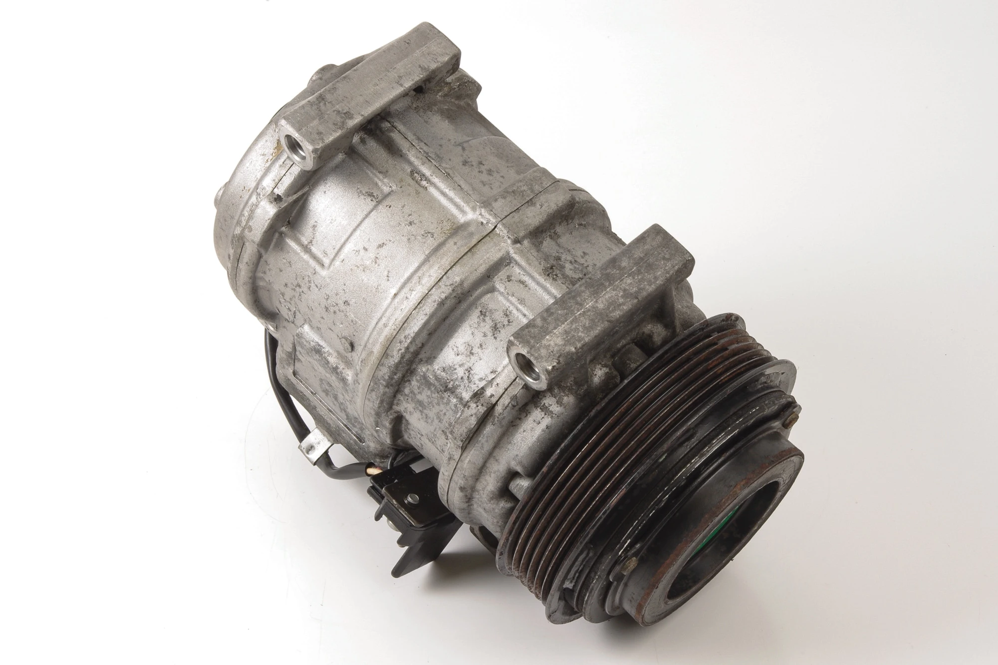 Mercedes 0002300611 A/C Compressor | W124 C124 A124 S124 E R129 SL W638 V