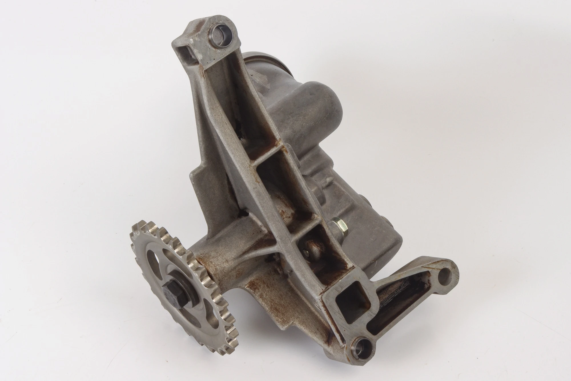 Mercedes 1111810201 Oil Pump | W124 C124 A124 S124 W210 E W201 W202 S202 C