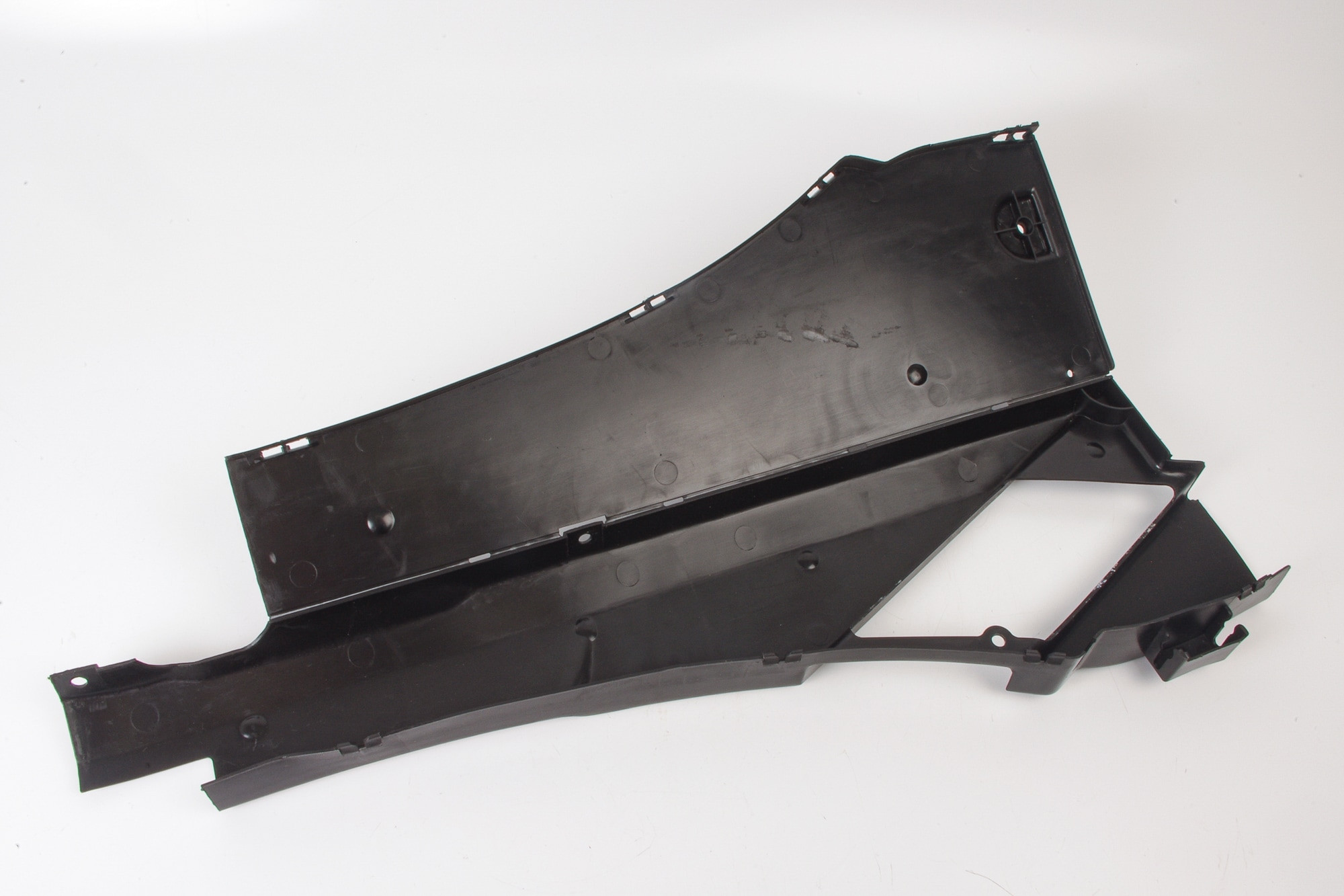 Mercedes 1248212436 Cable Guide Cover - Front Right | W124 E W126 S