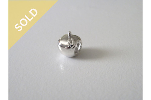 925 MHJ APPLE CHARM #609221105